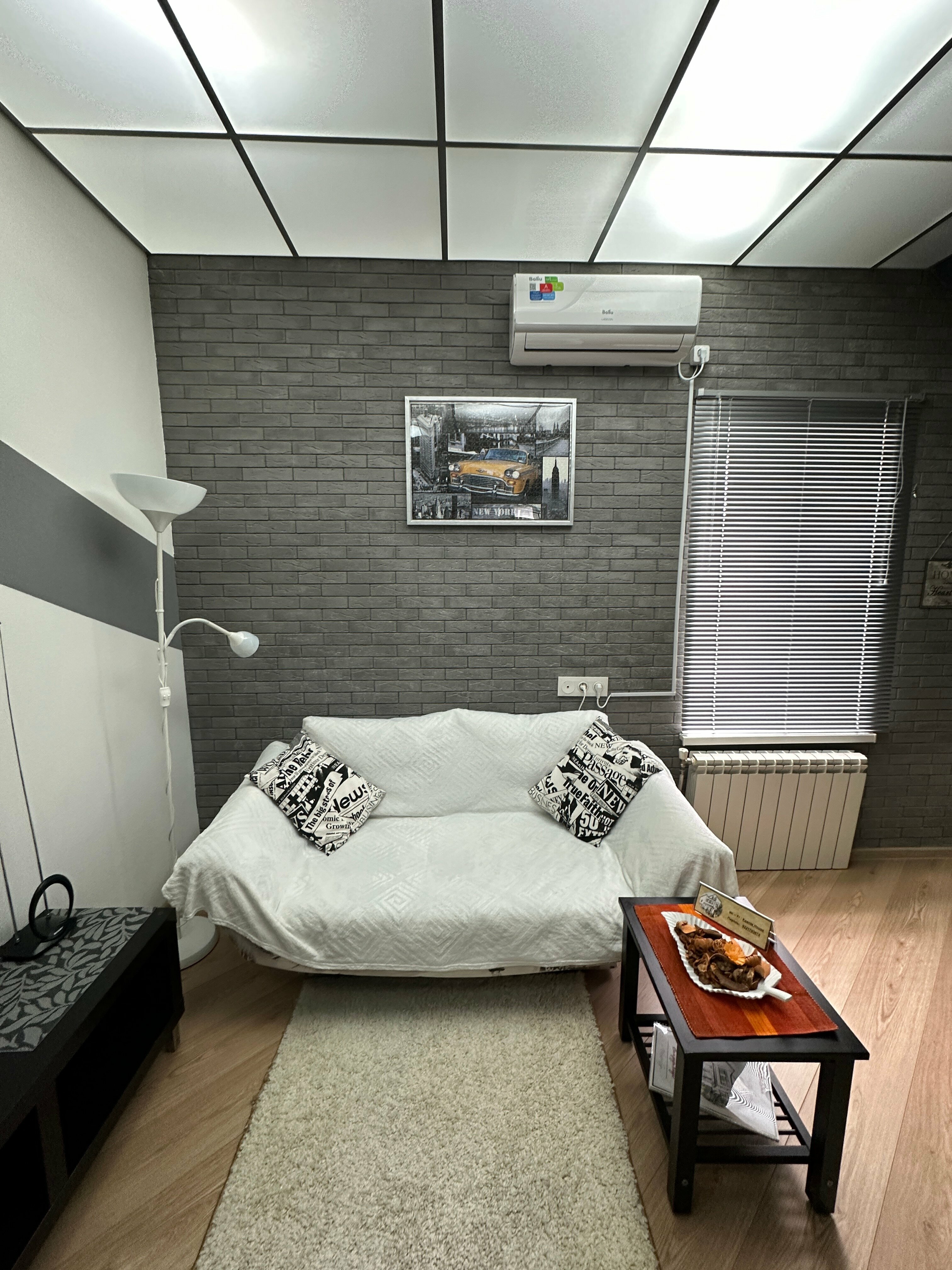 Двухместный номер с двуспальной кроватью и дополнительной кроватью