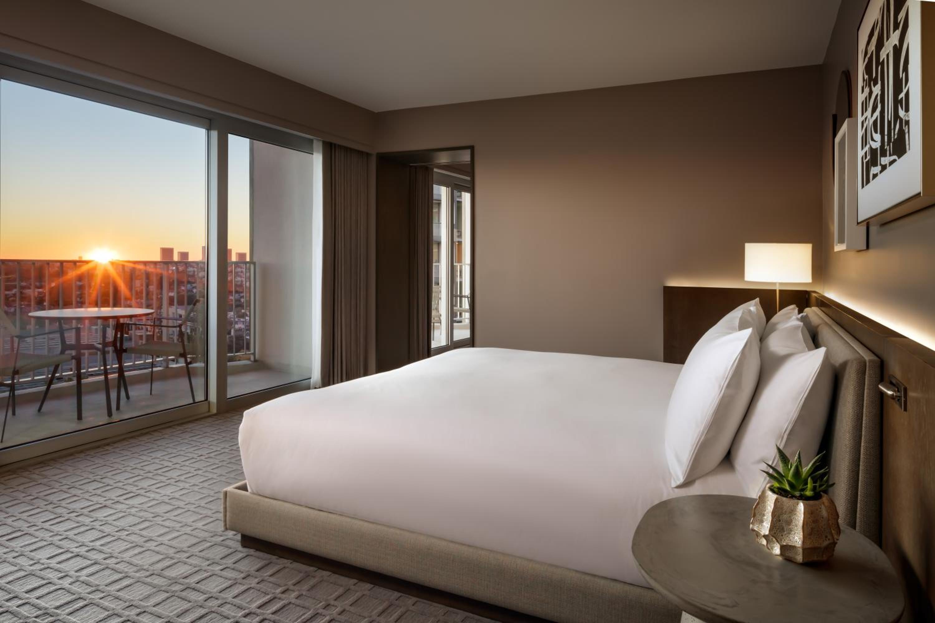 One Bedroom Corner King Suite with Two Bathrooms and Two Balconies