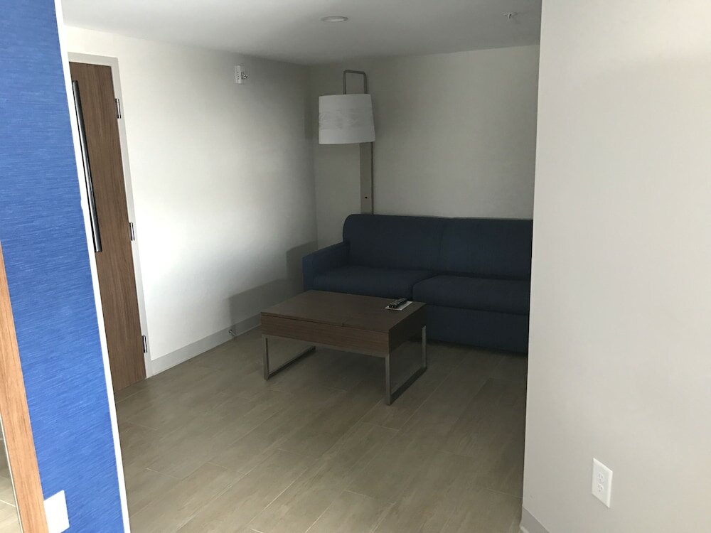 Suite, 2 Queen Beds, Accessible (Communications)