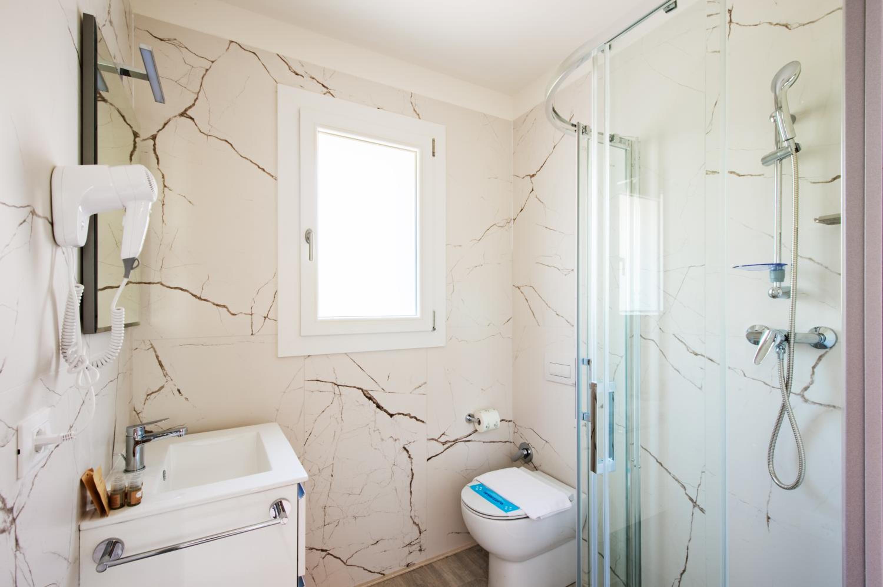 Superior Double Room- Annex