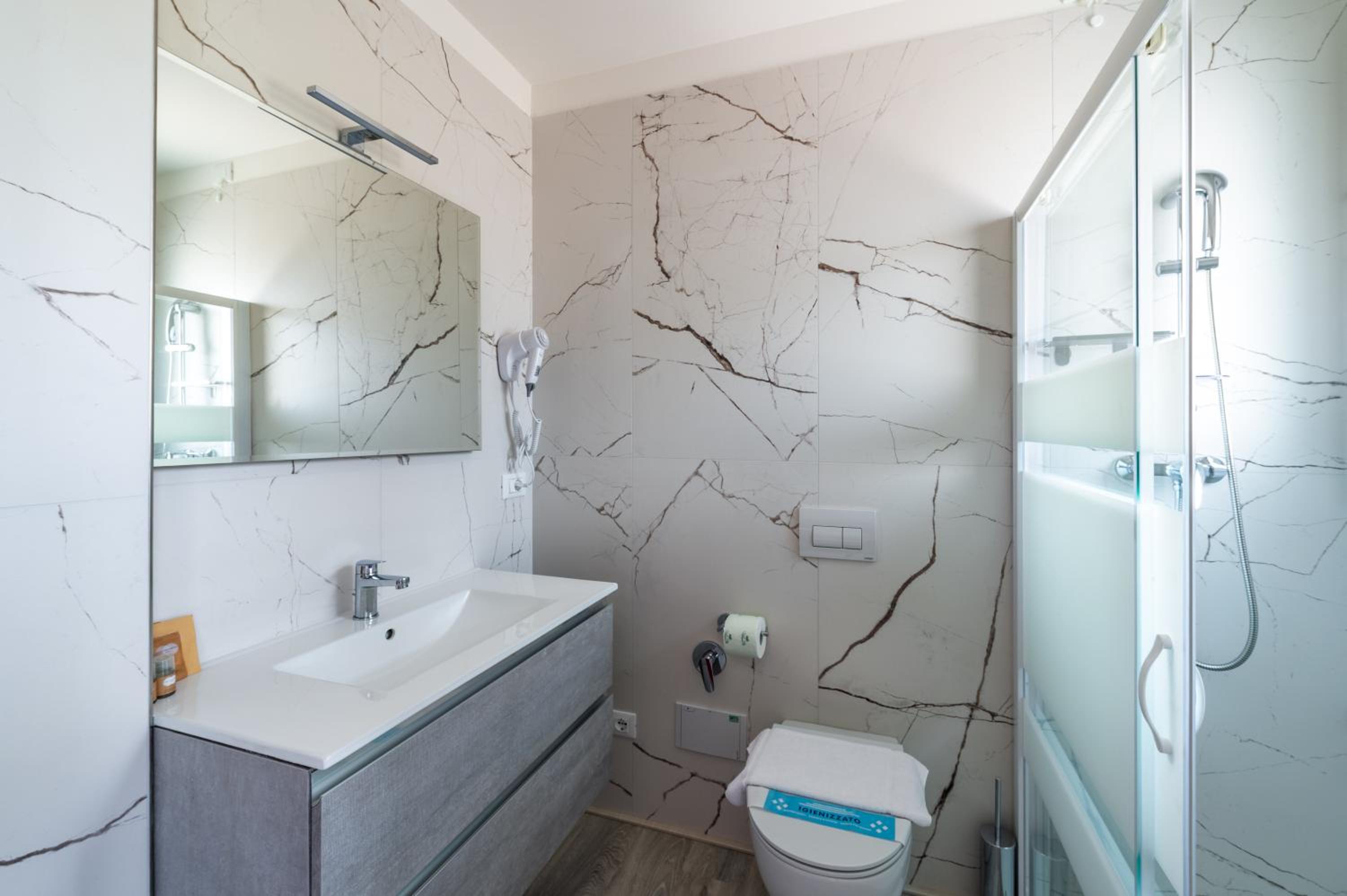 Superior Double Room- Annex