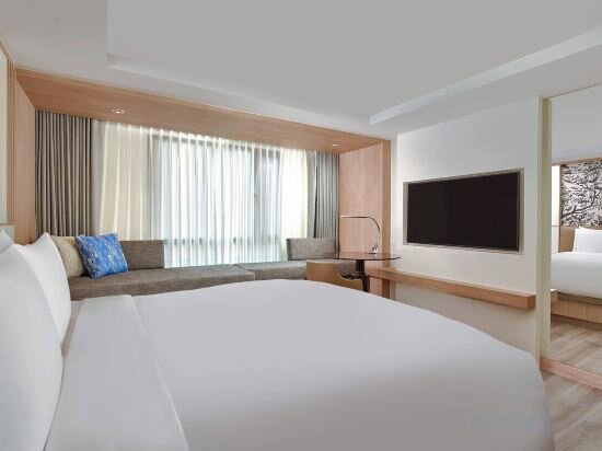 Superior King Bed Room With City View(SofaBed)