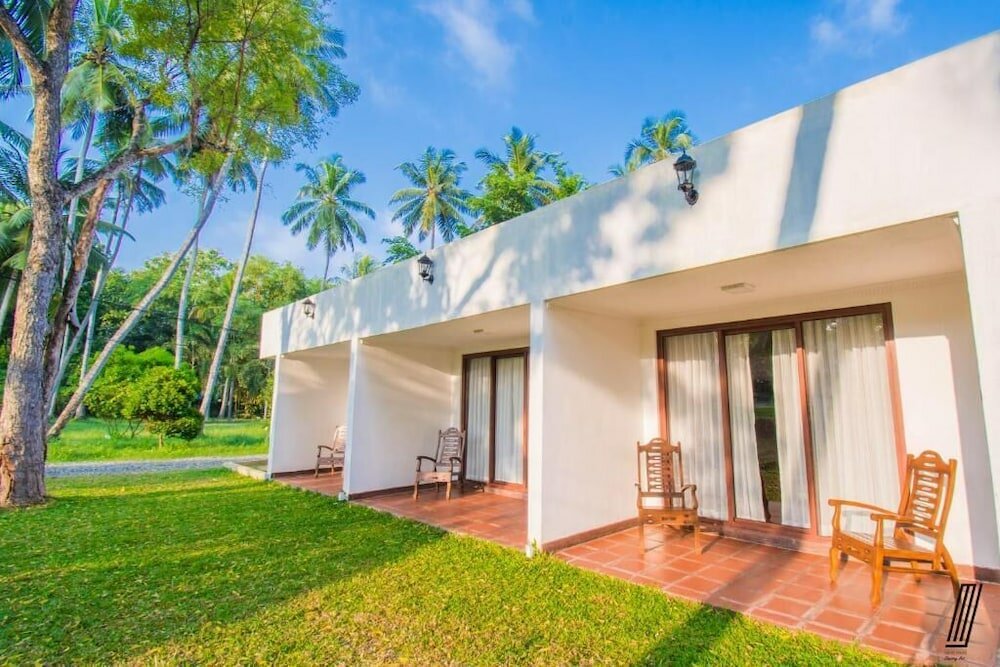 Deluxe Apartment with Airport Transfer