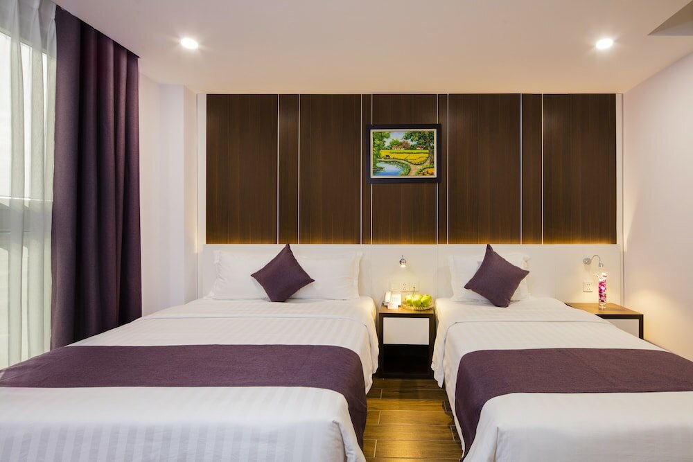 Club Triple Room, Window, City View