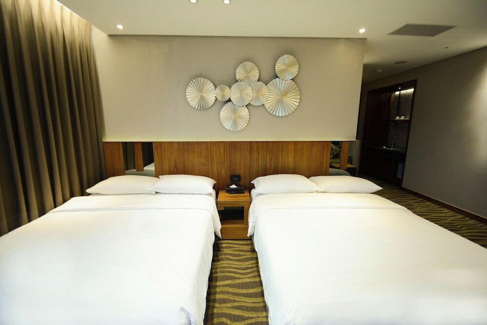 Deluxe Quadruple Room, 2 Double Beds, City View