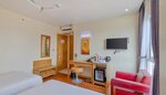 Семейный трехместный номер, Несколько кроватей, вид на город в Sea Queen Hotel