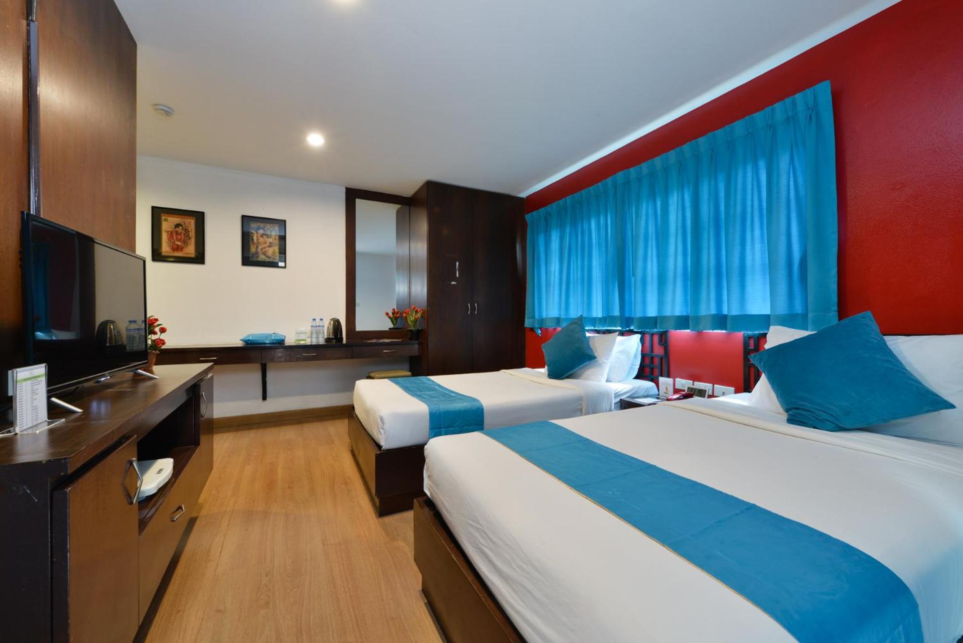 Deluxe Twin Room with Balcony