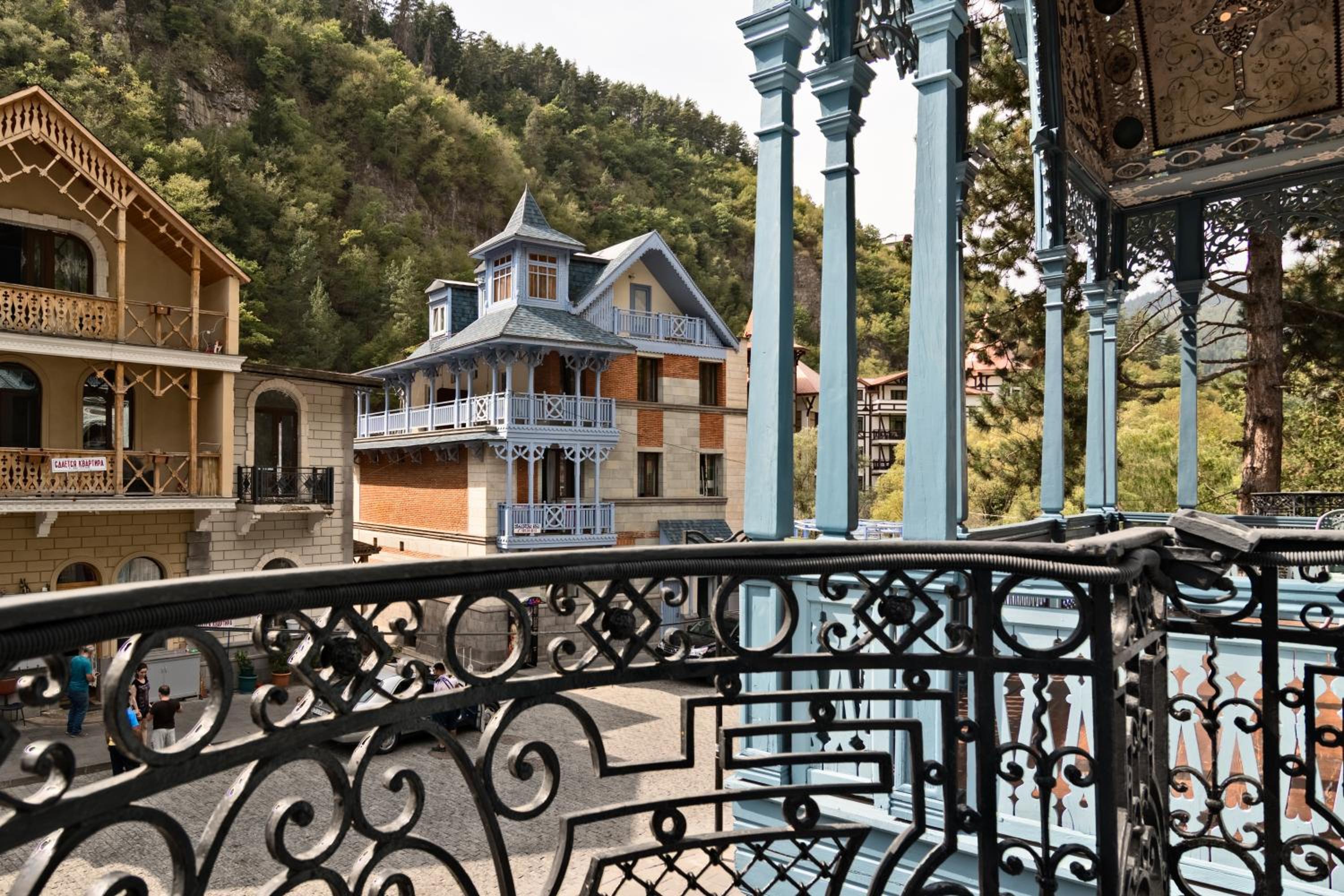 Suite with Mountain View