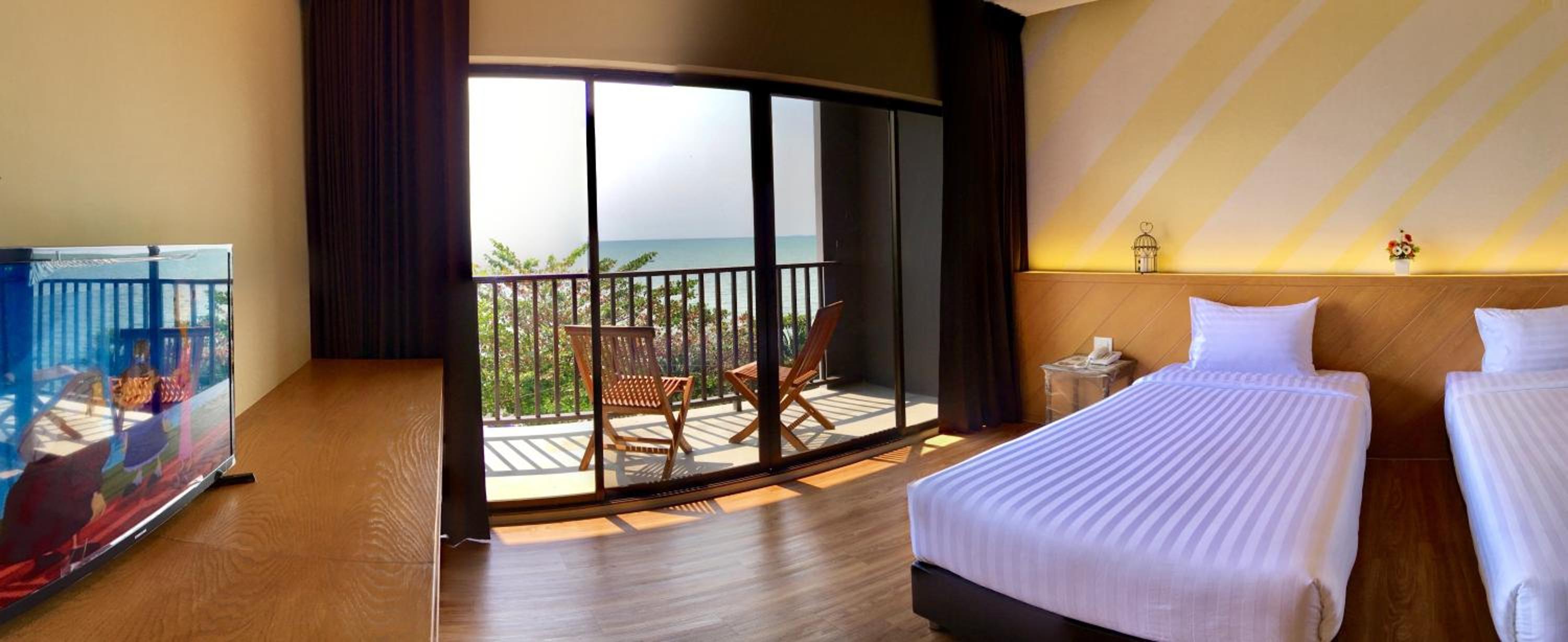 Deluxe Double or Twin Room with Sea View