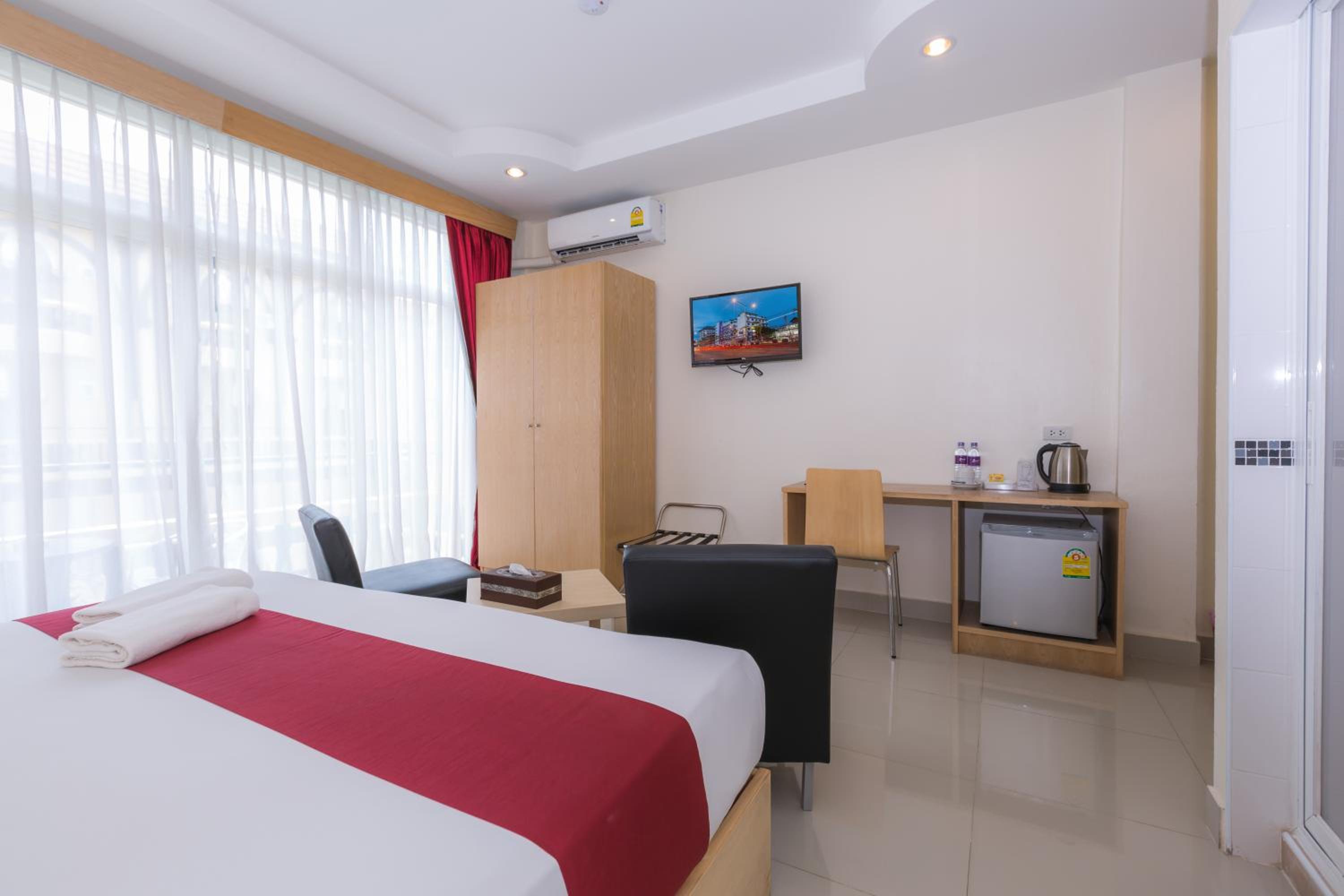 Deluxe Pool View Double or Twin Room with Balcony