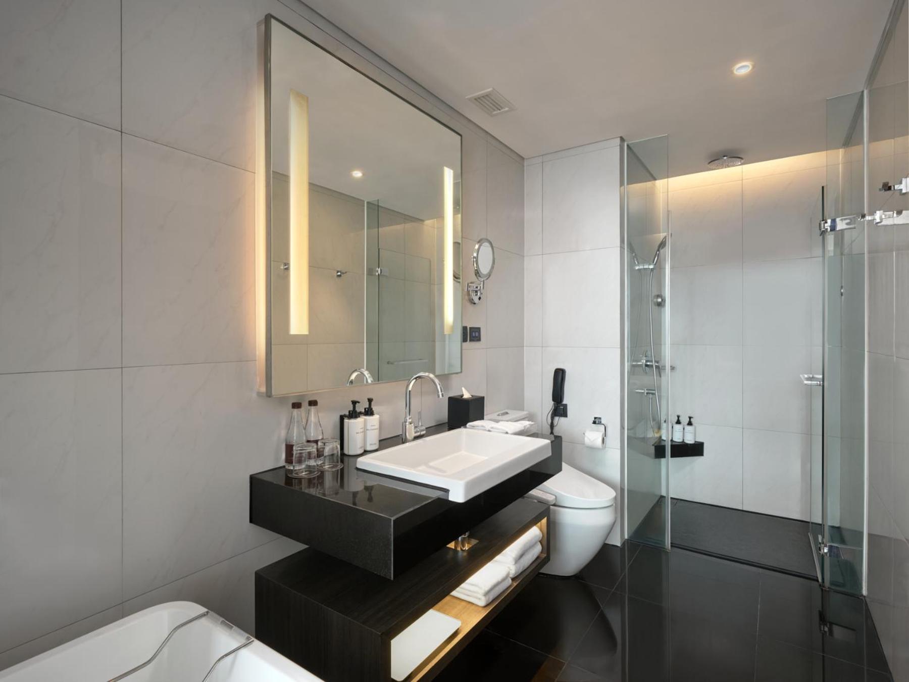 Club Double or Twin Room with Lounge Access