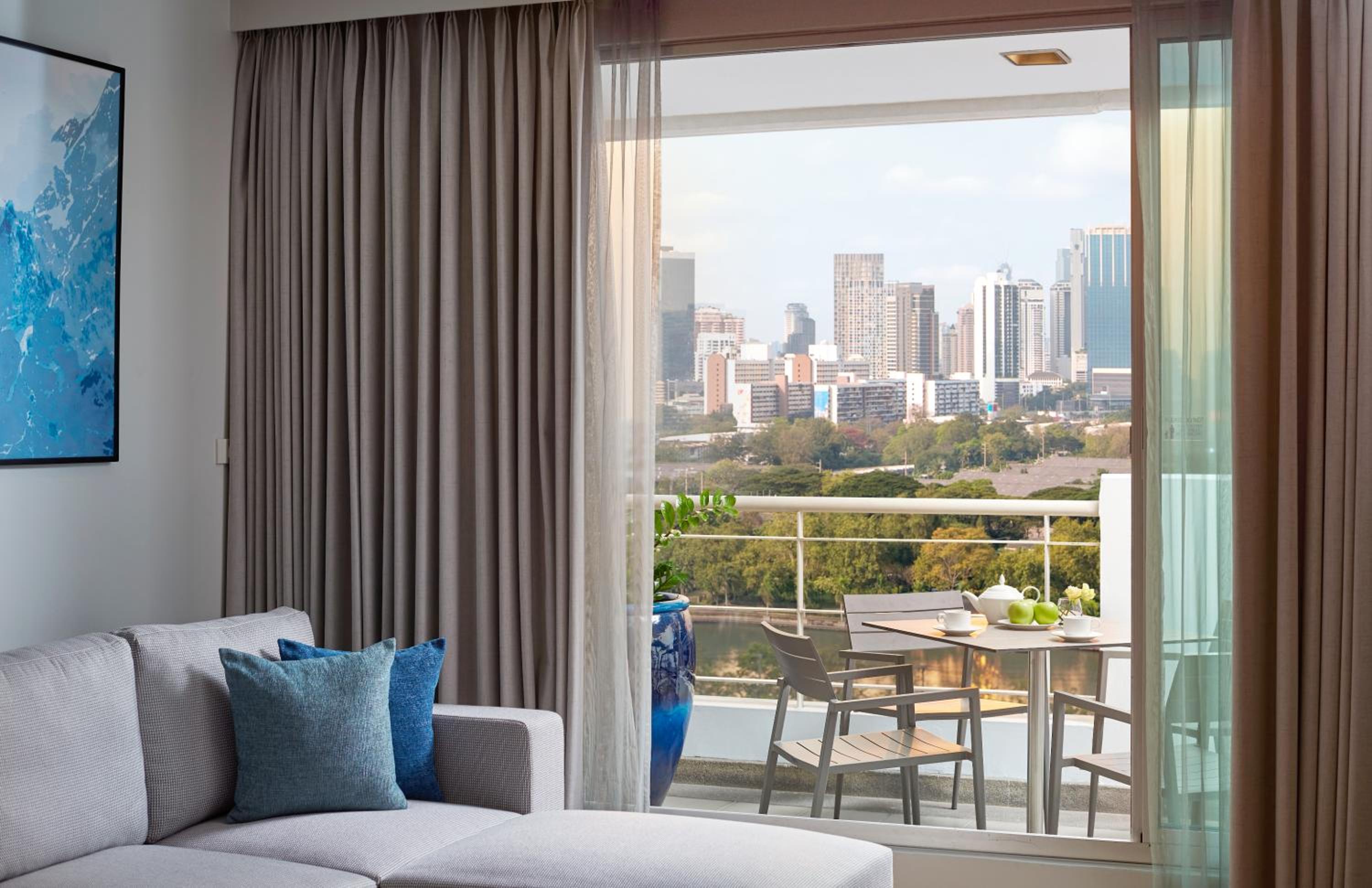 Three Bedroom Lakeview