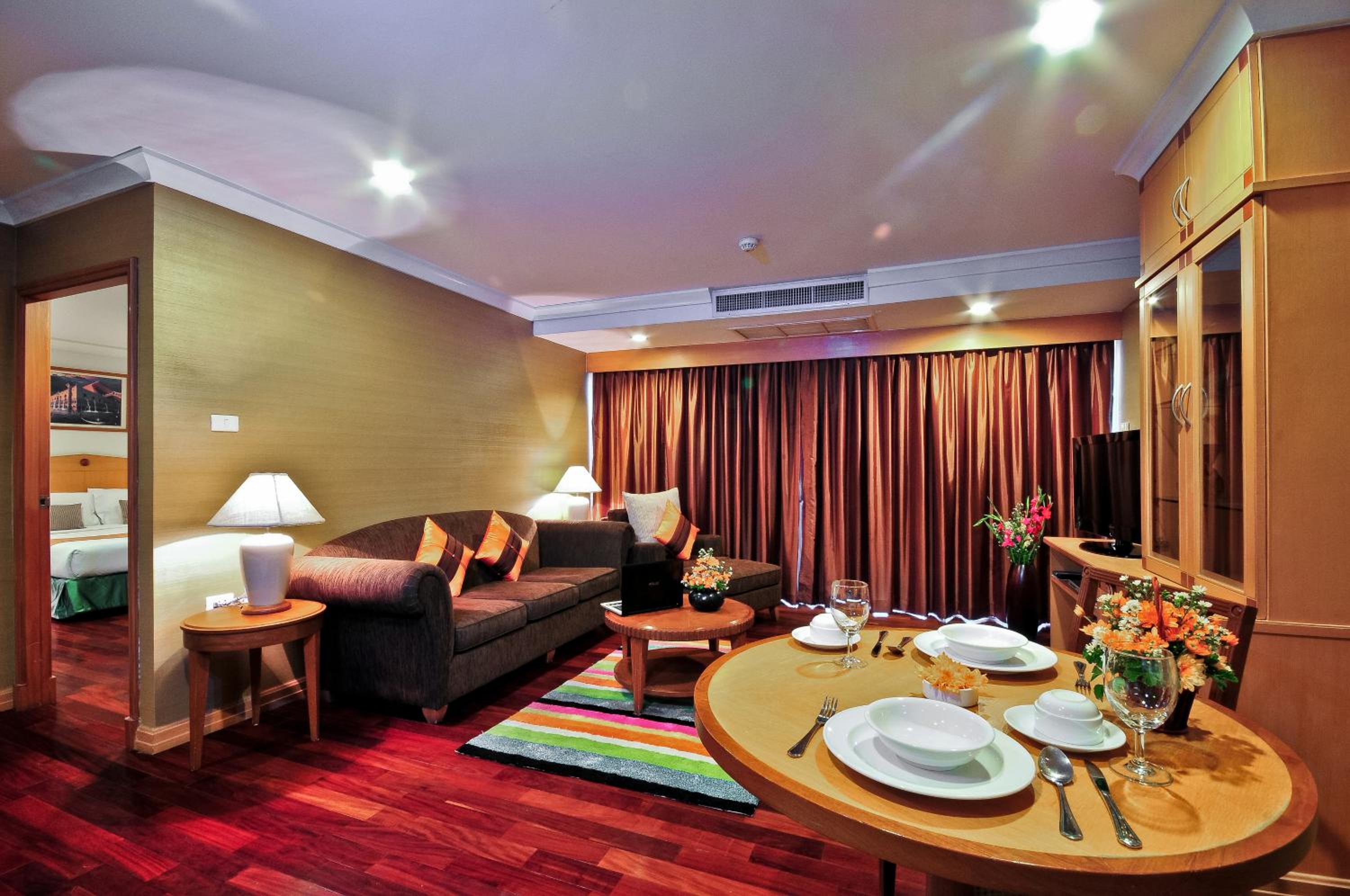 Admiral Suite One-Bedroom with Balcony 