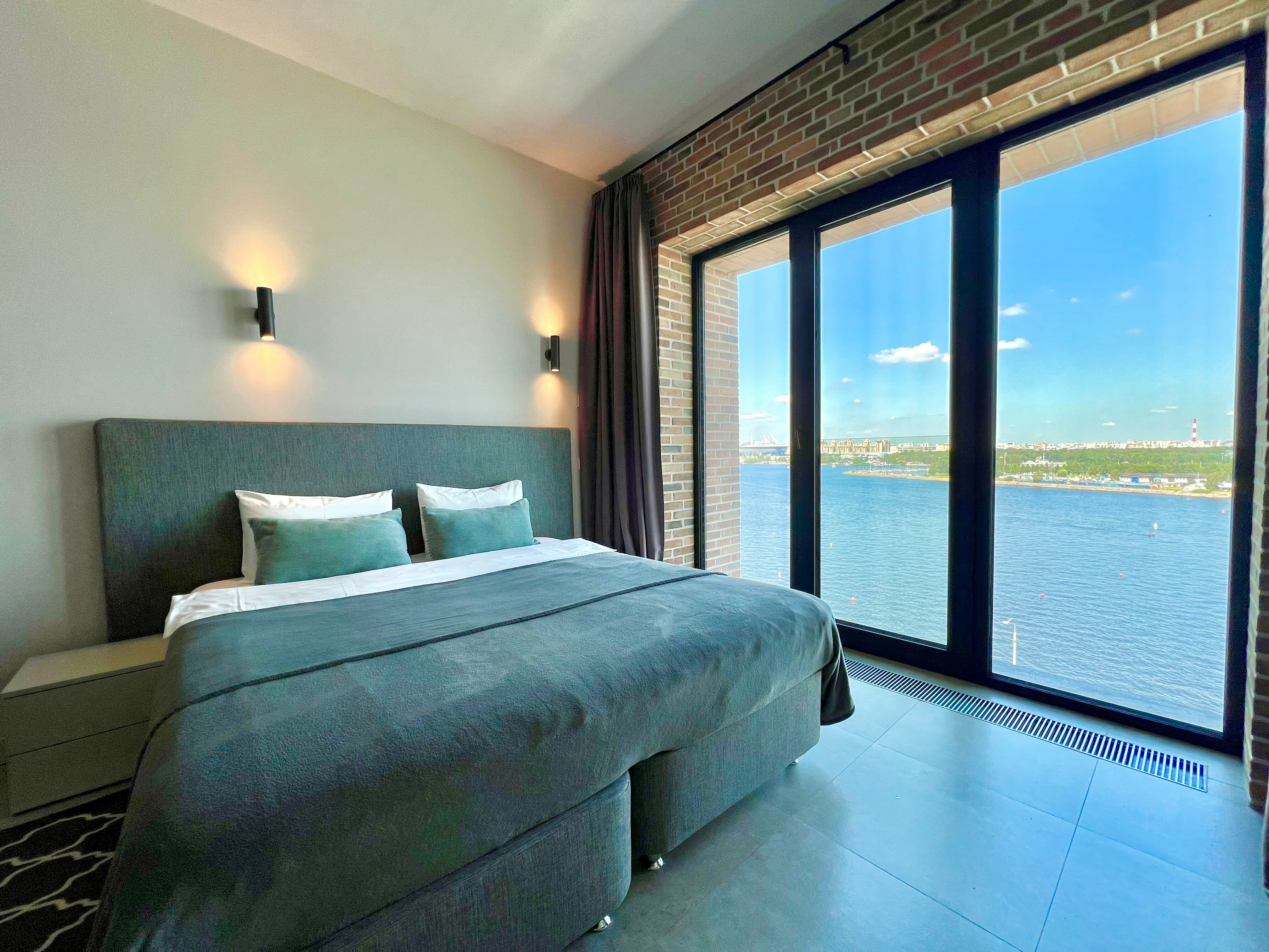 Студия Business с видом на реку