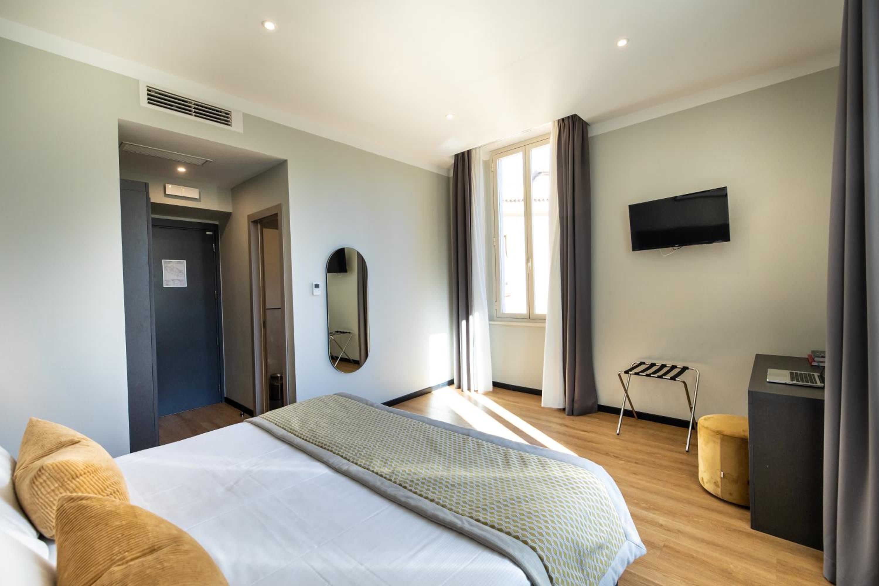 Superior Triple Room