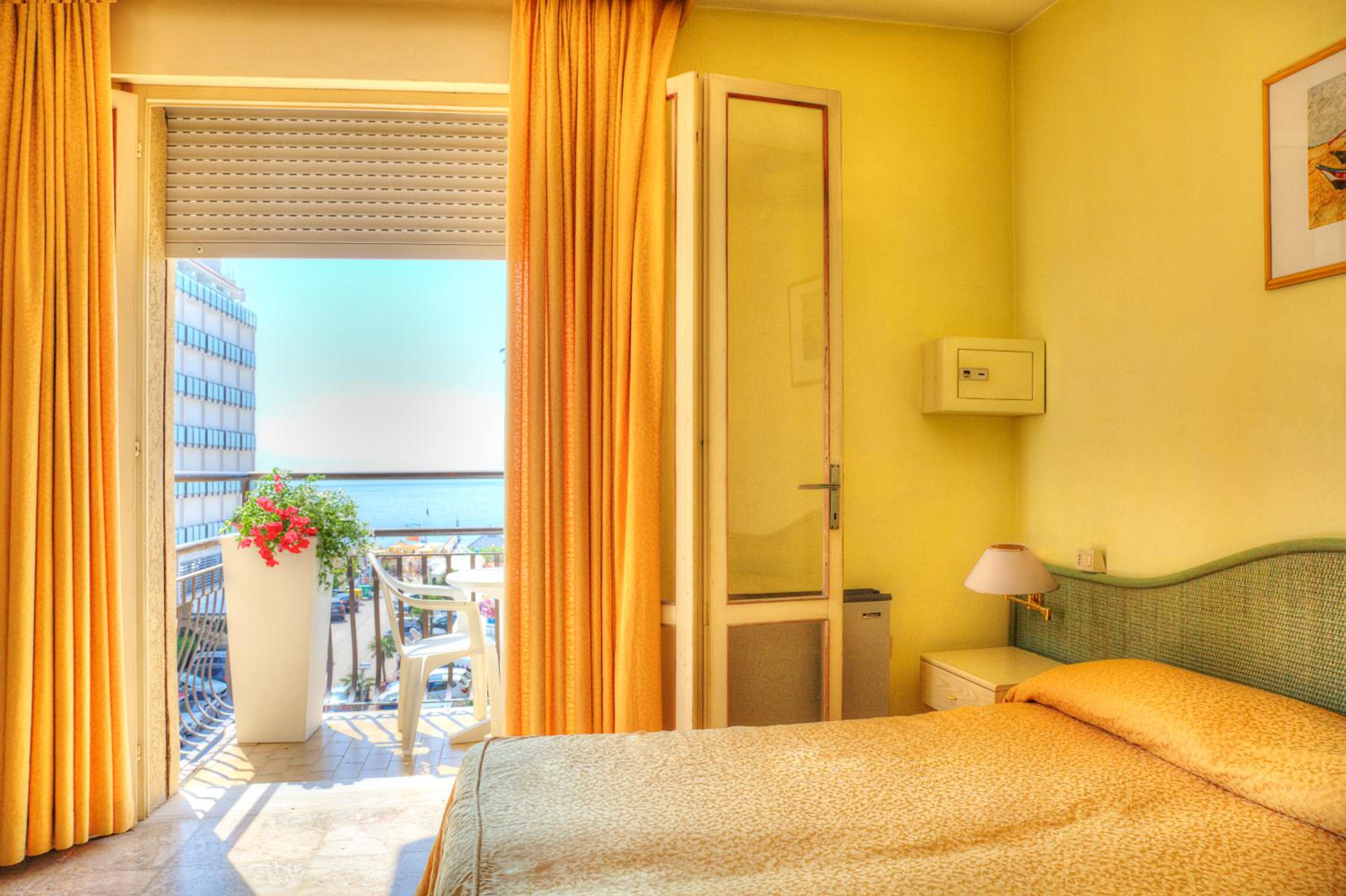 Double or Twin Room with Balcony and Sea View