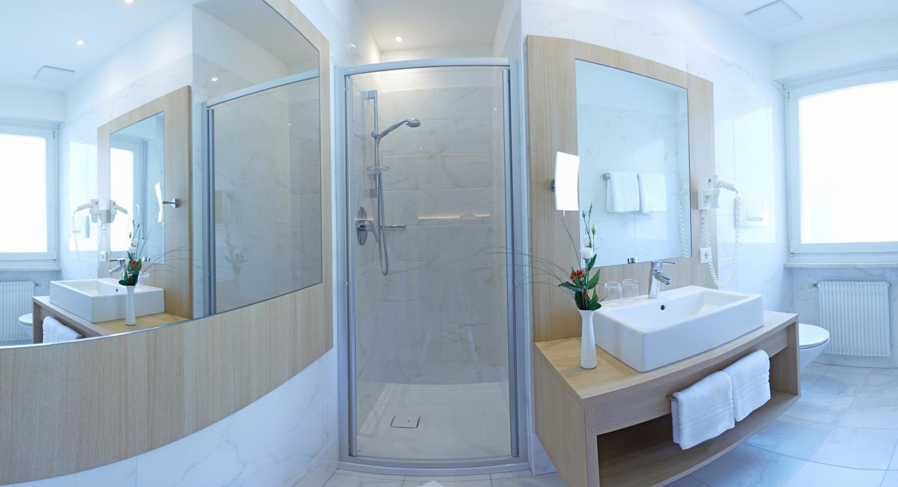 Family Room (2 Adults + 2 Children)