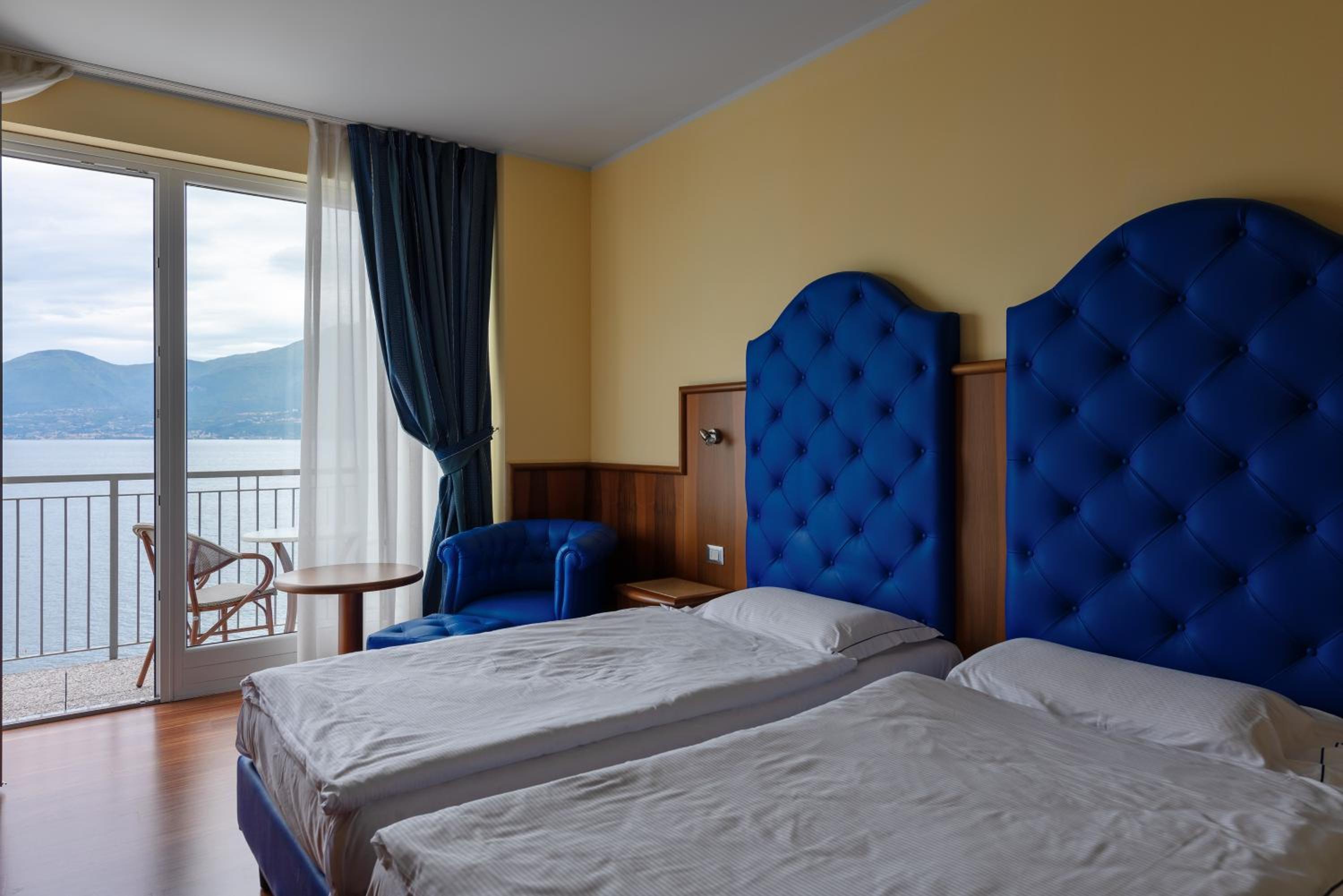Deluxe Twin Room With Lake View