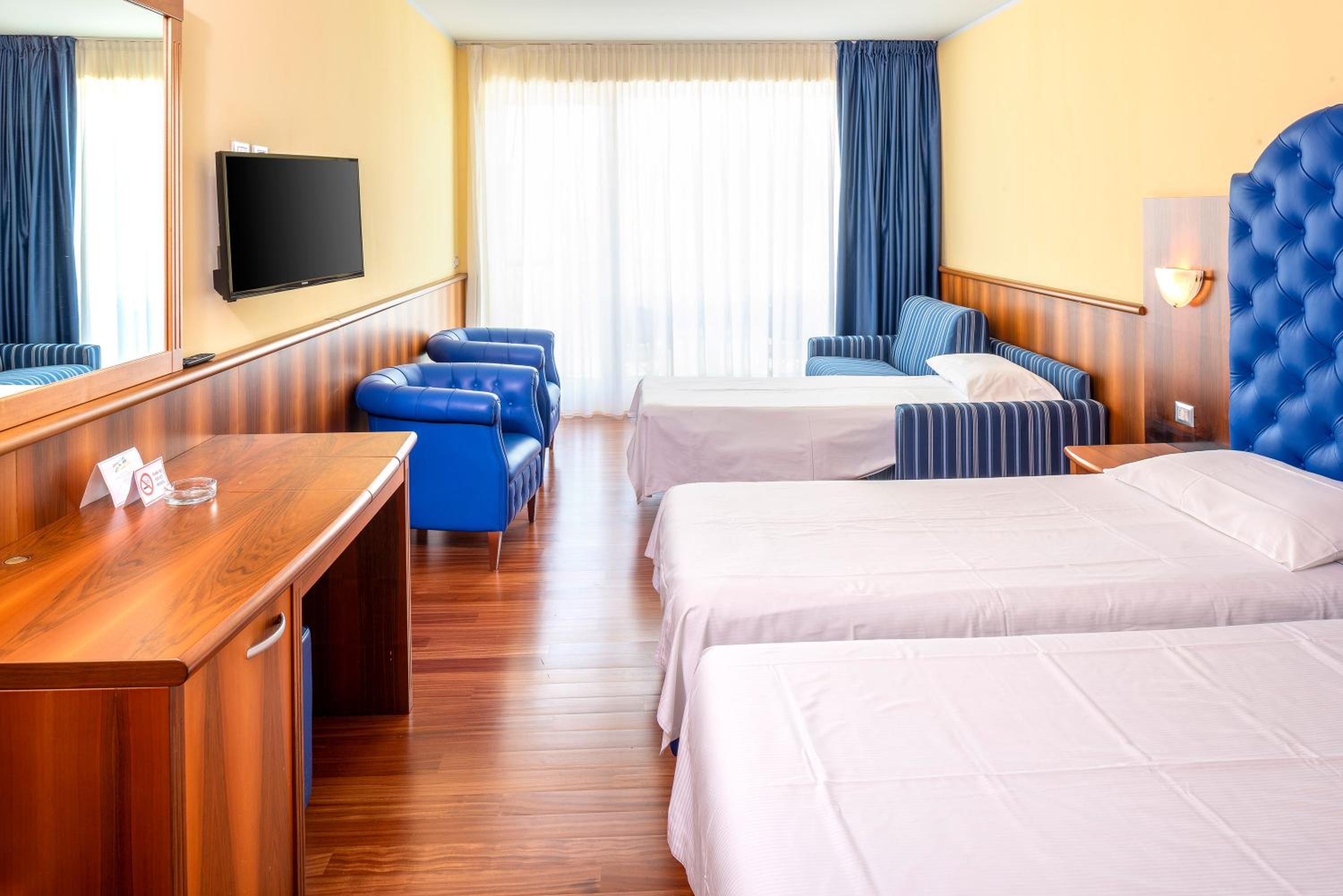 Deluxe Twin Room With Lake View