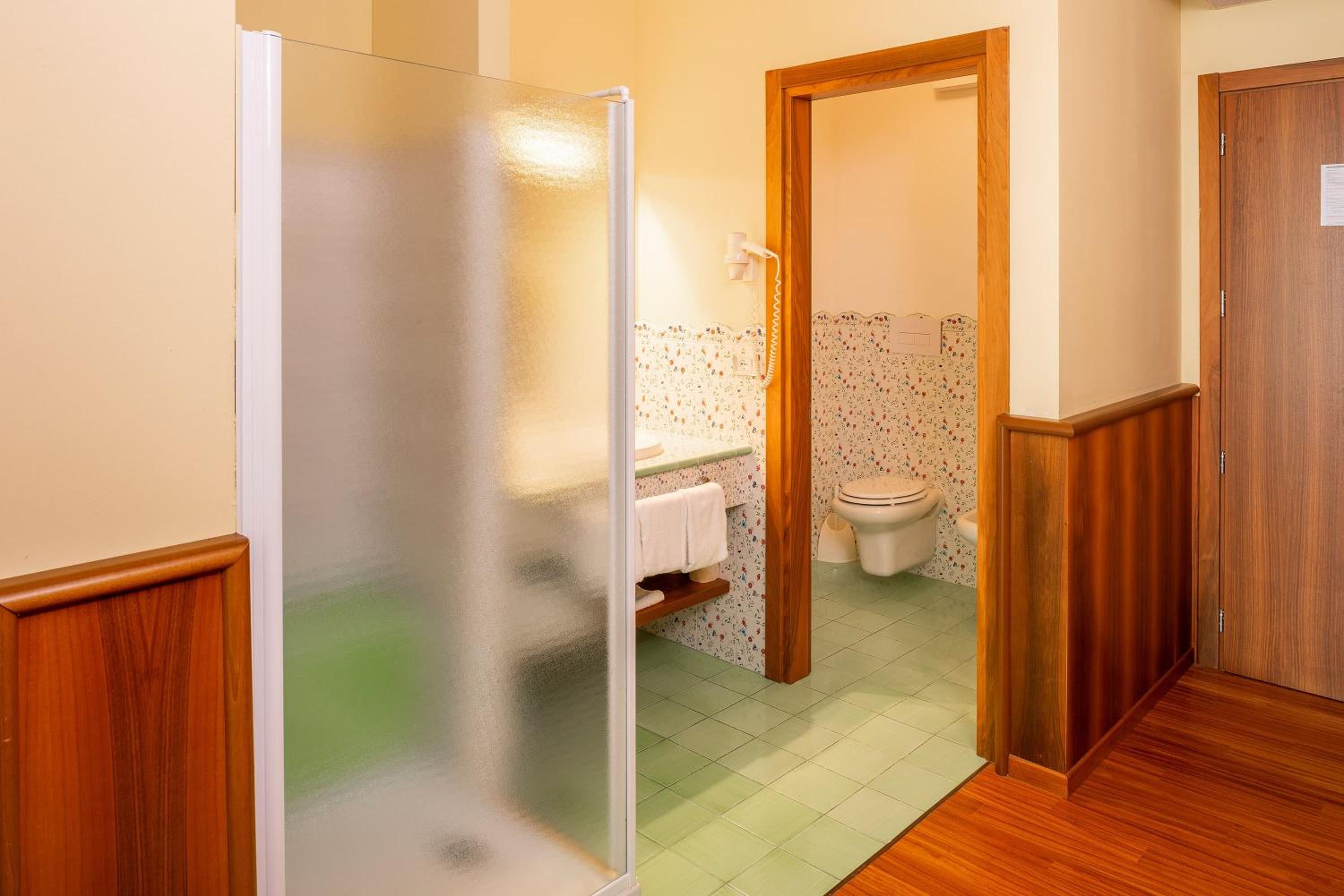 Deluxe Twin Room With Lake View