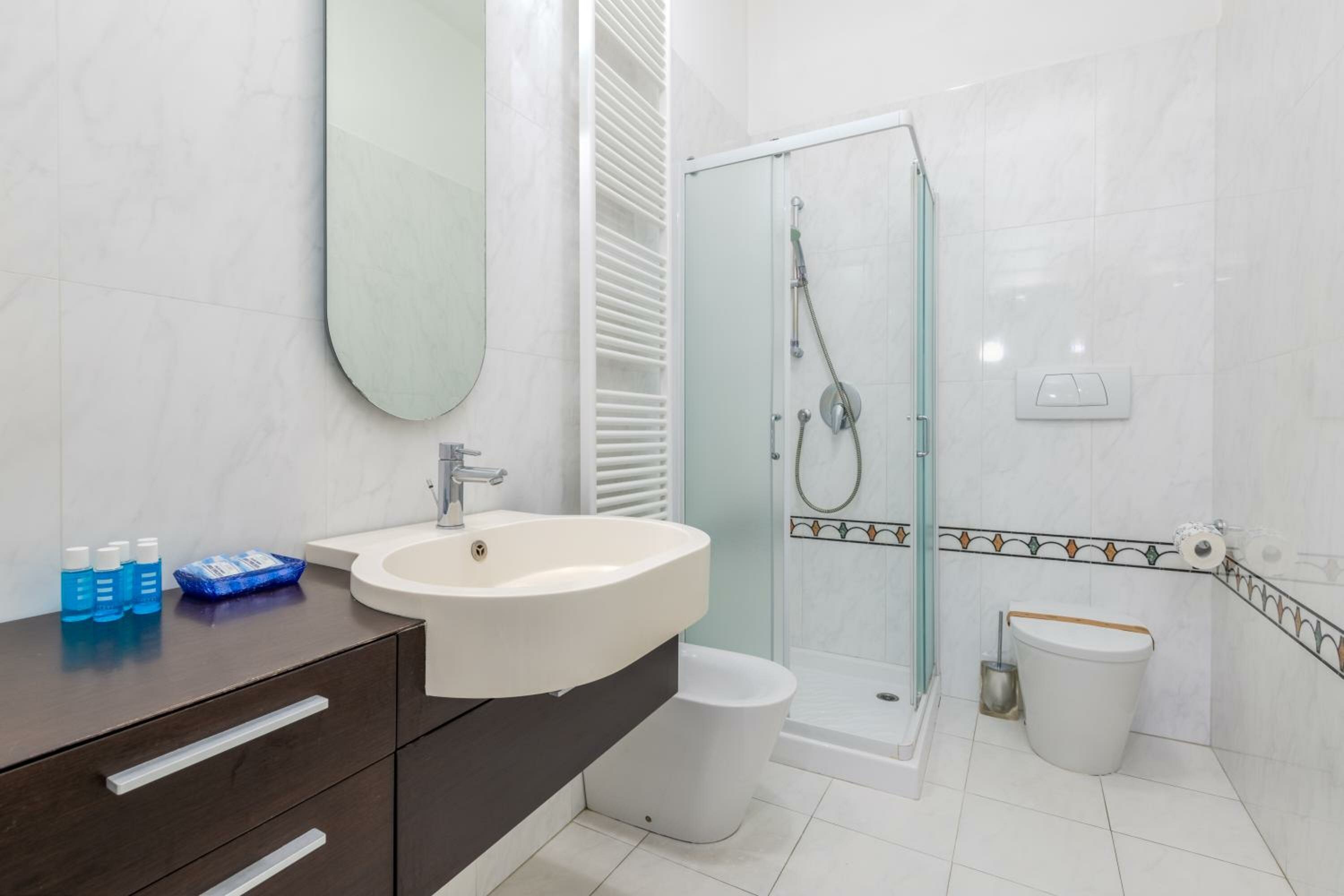 One-Bedroom Suite with Canal View