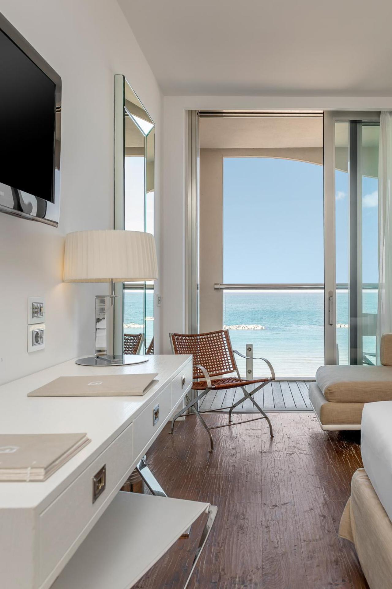 Deluxe Double Room with Sea View