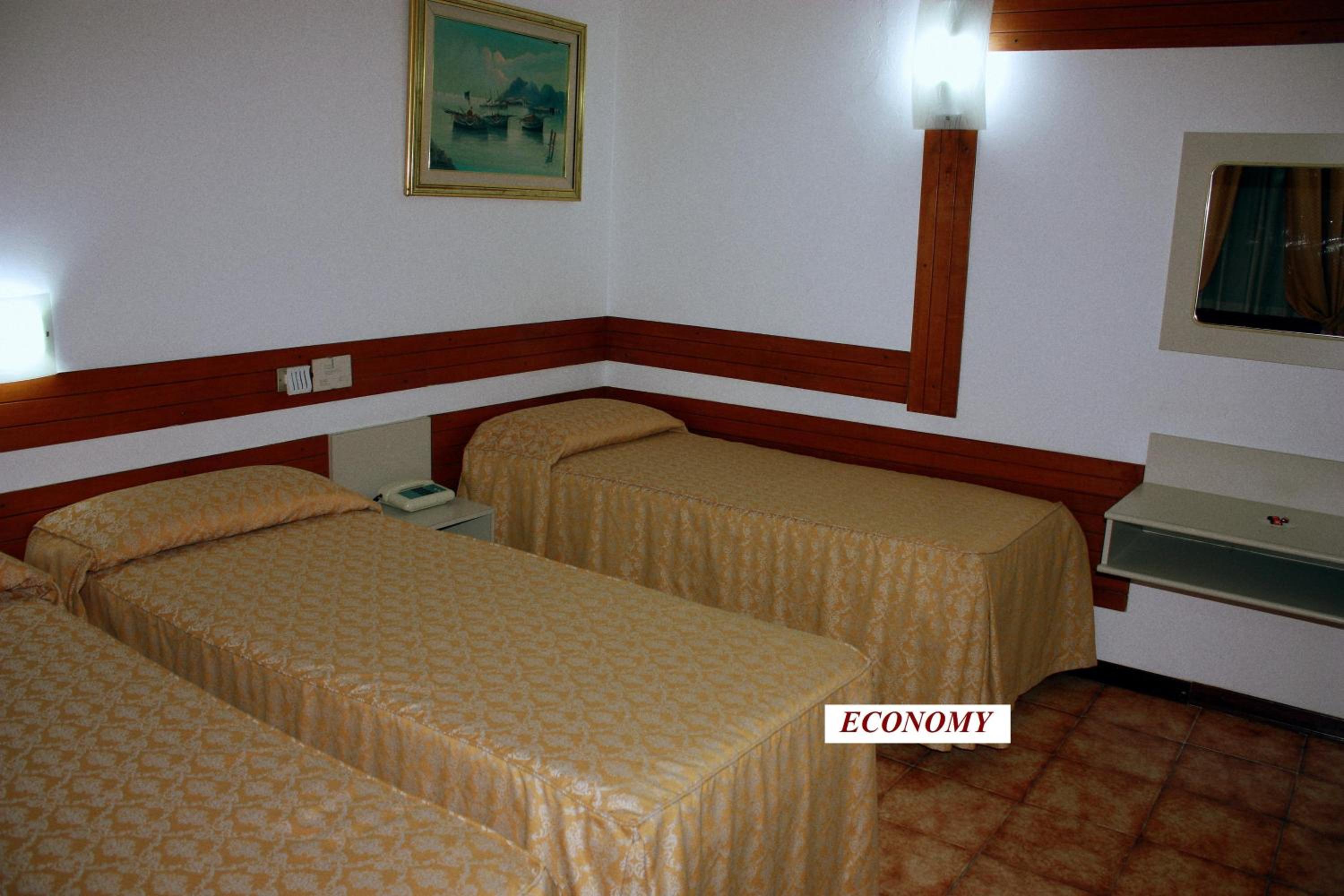Economy Triple Room