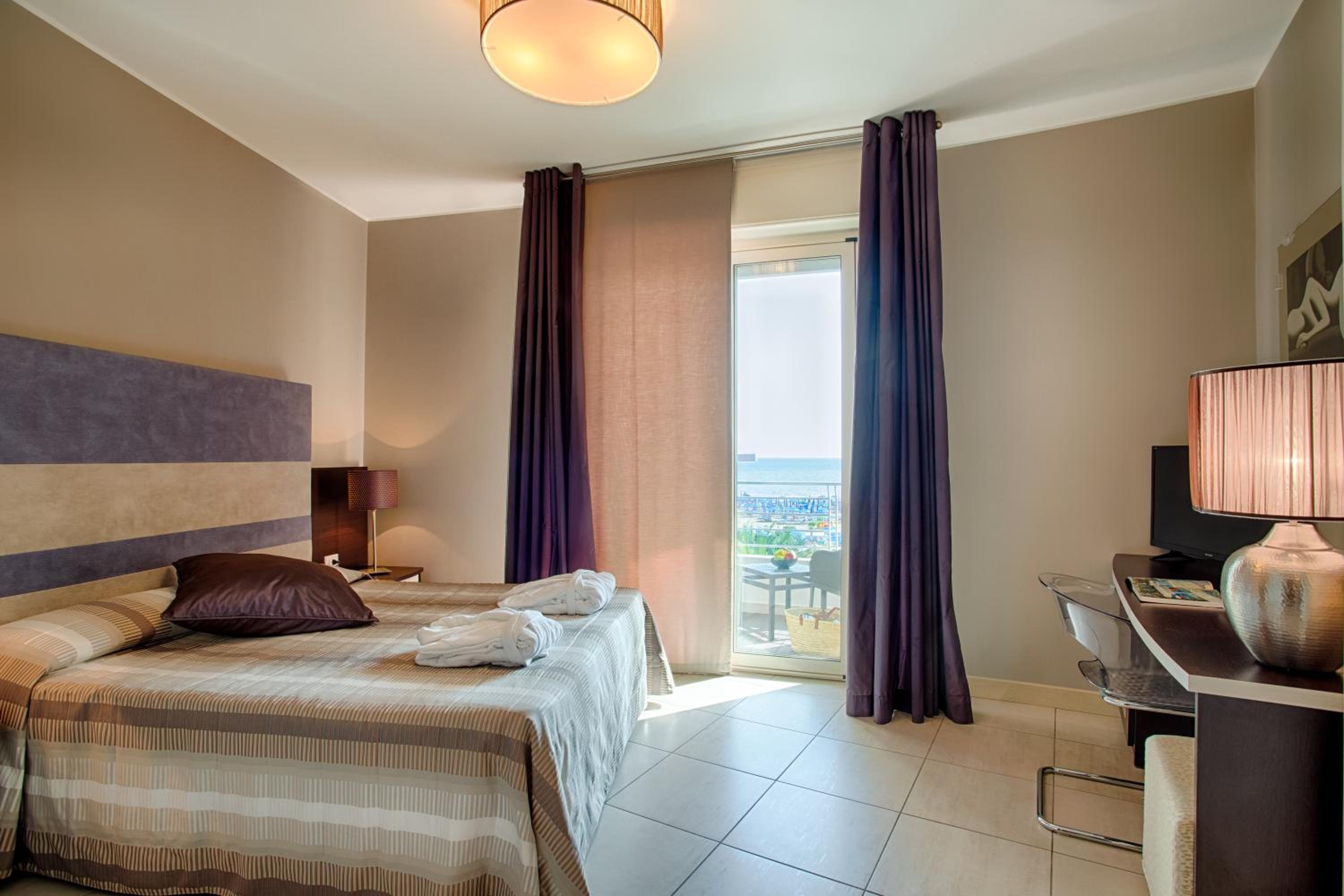 Standard Double or Twin Room with Balcony and Partial Sea View