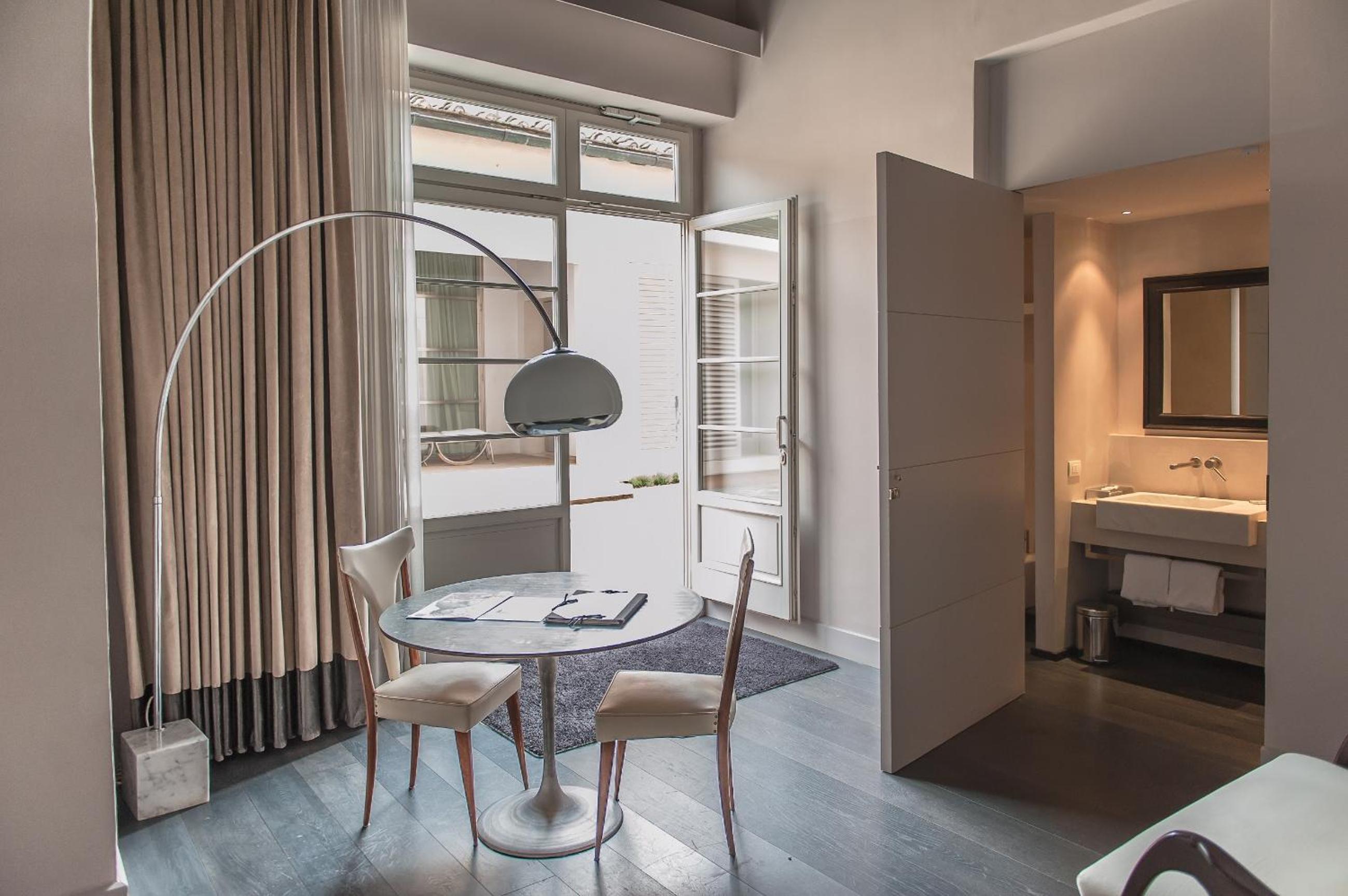 Superior Deluxe Studio