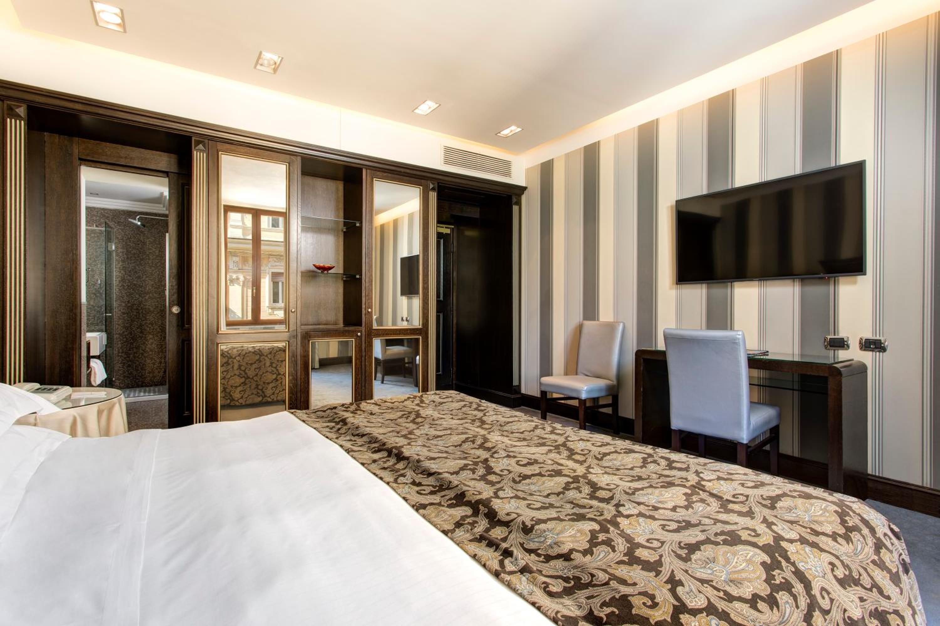 Superior Deluxe Double or Twin Room 