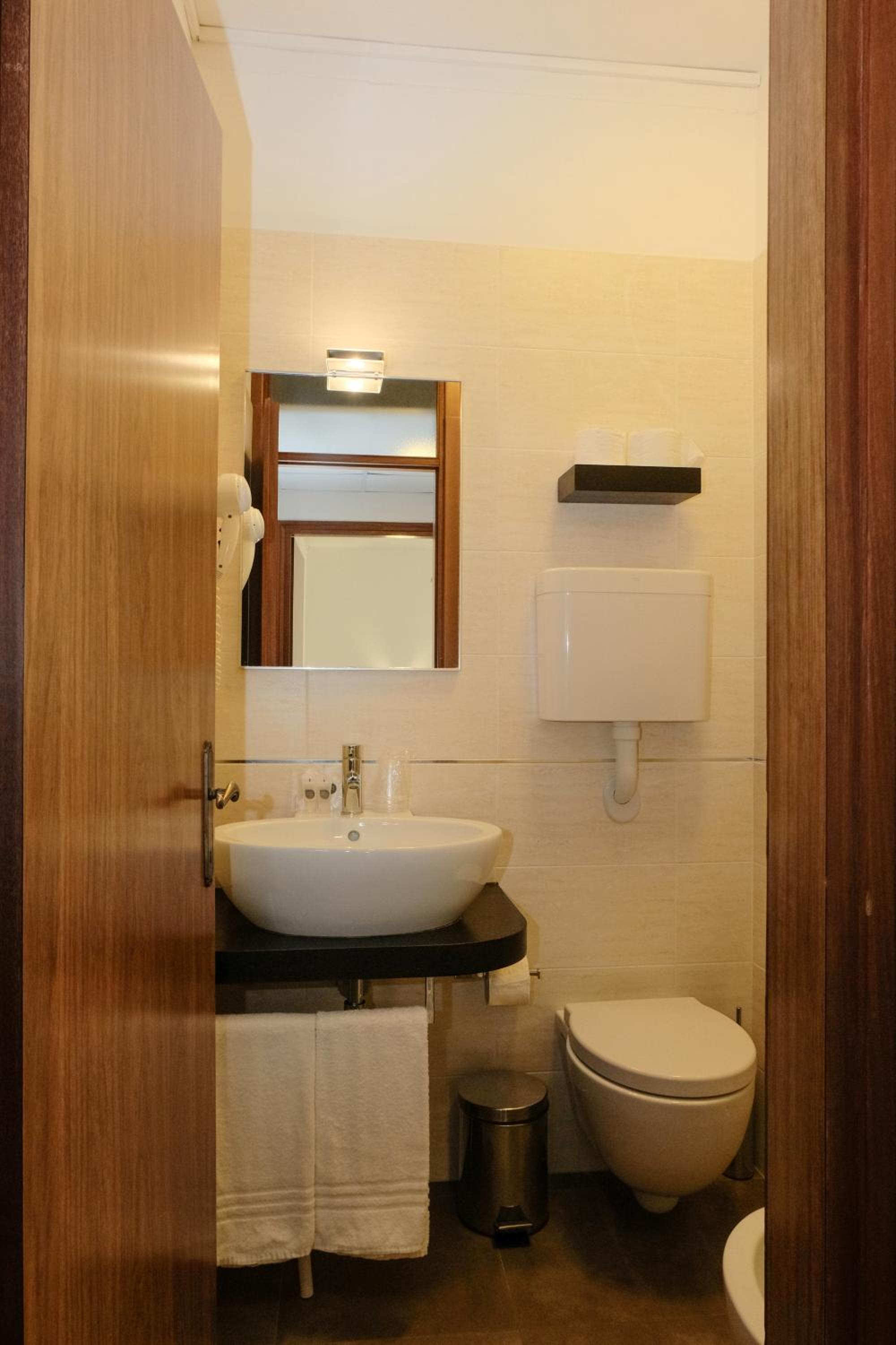 Comfort Quadruple Room with Side Sea View