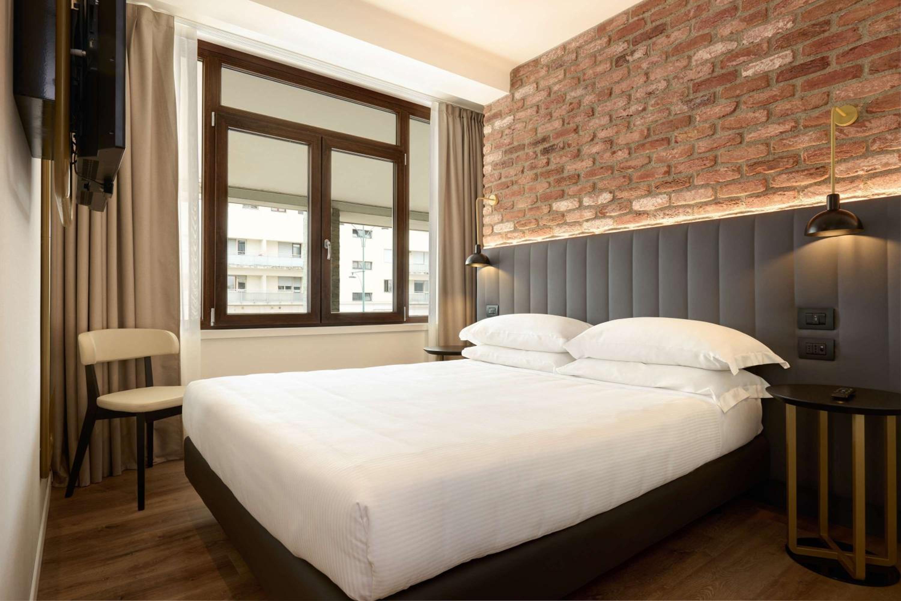 Family Room with 2 Double Beds / 1 Double Bed and 2 Single Beds