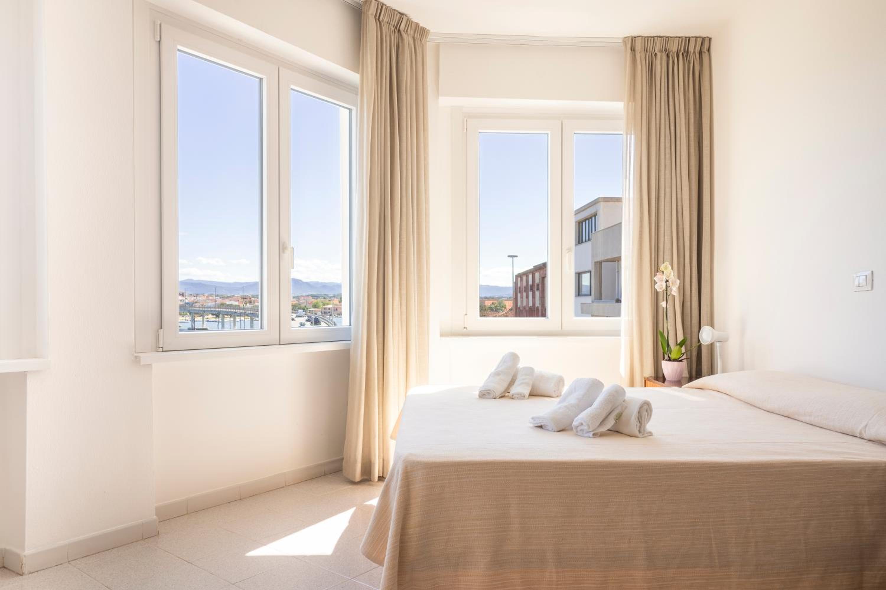 Double or Twin Room with Sea View