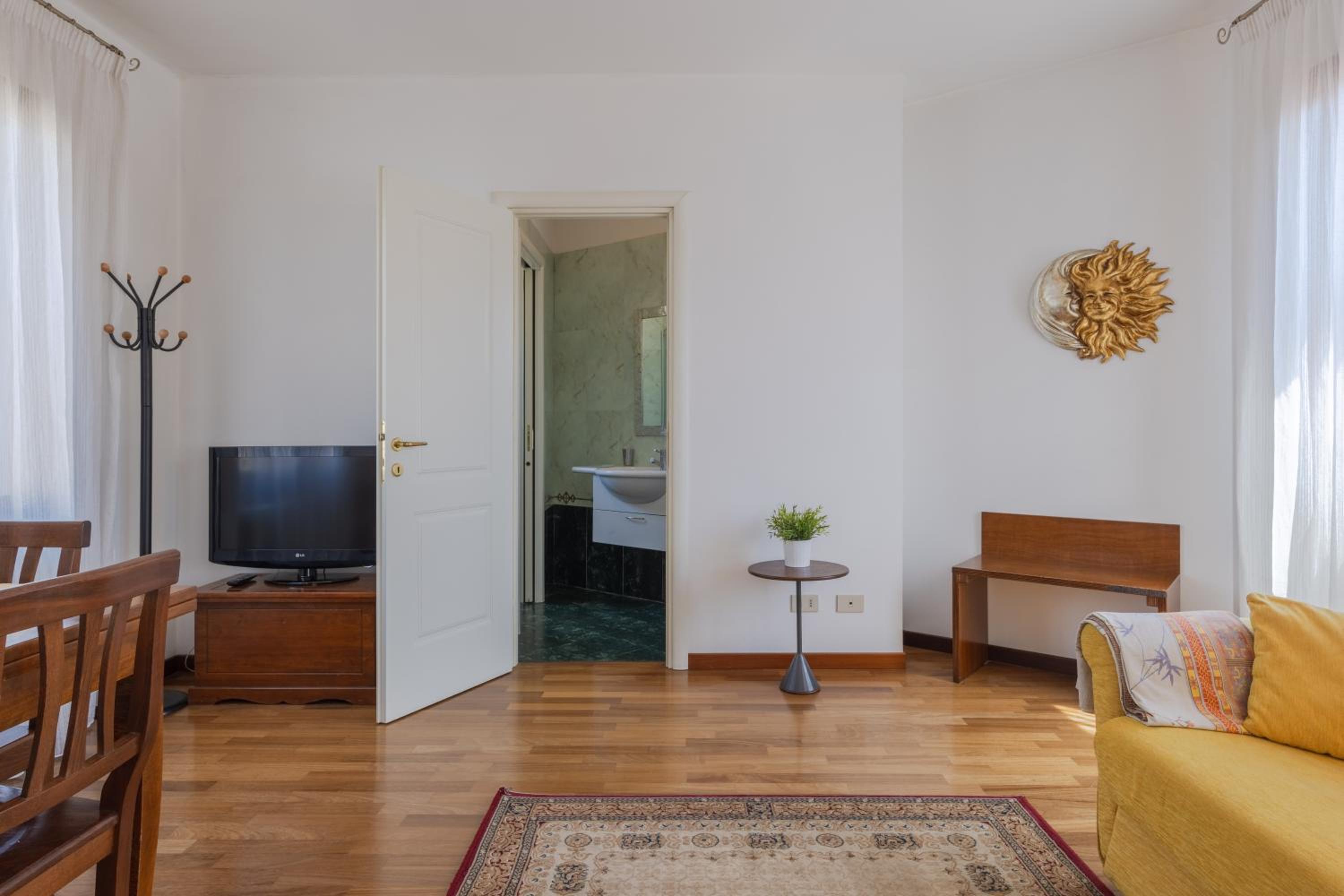 One-Bedroom Apartment with Garden View