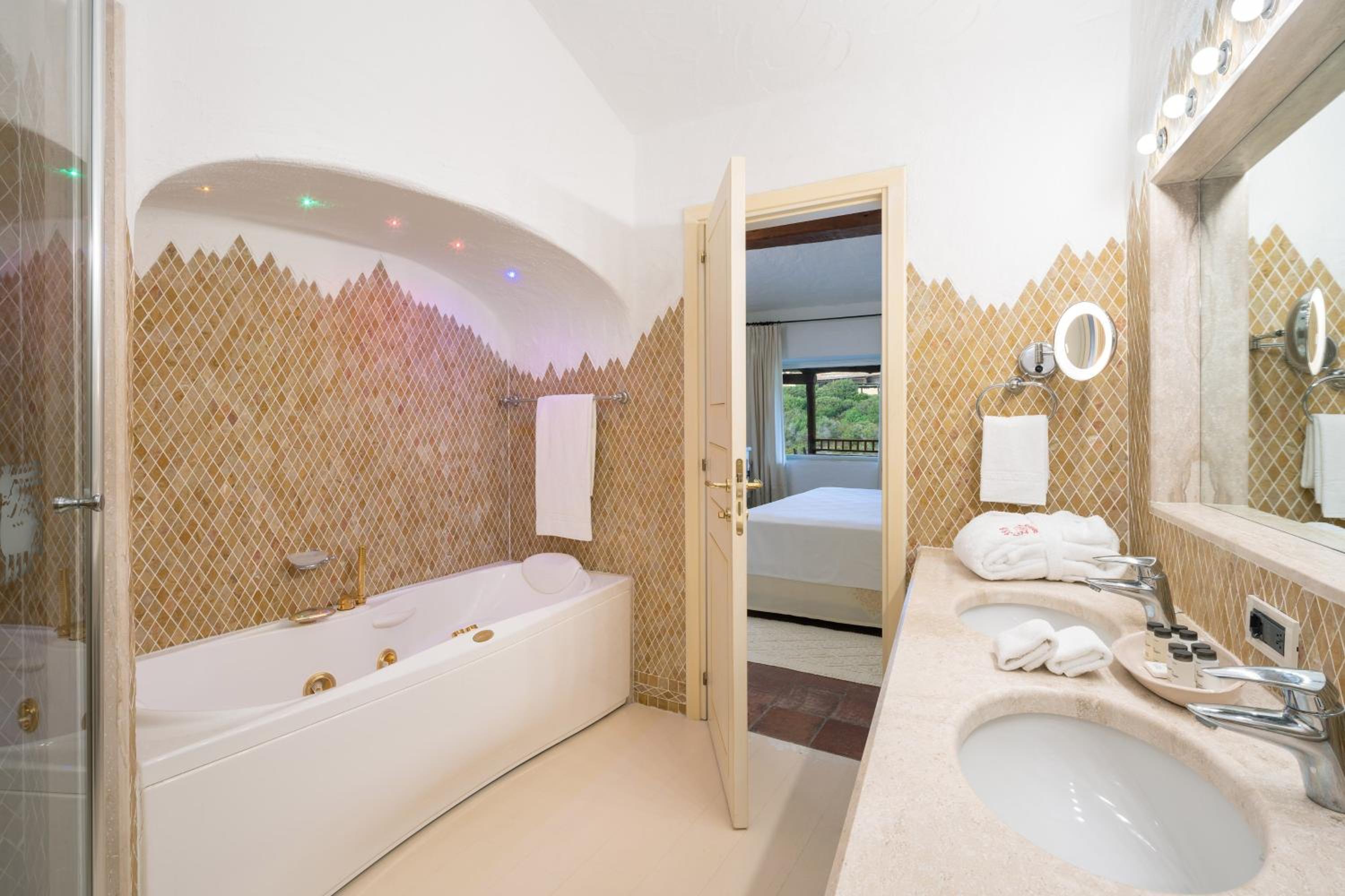 Premium Suite, Kind Size Bed, Sea View, Terrace