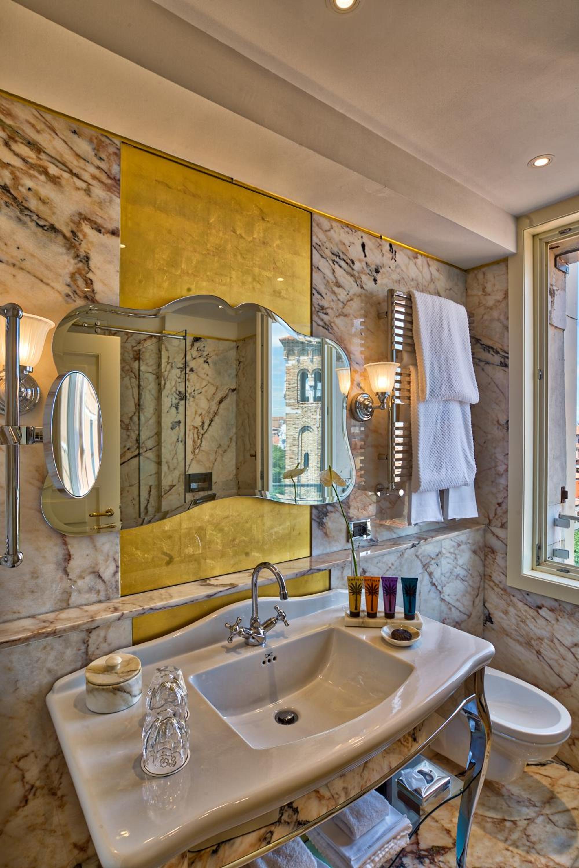 Classic Double or Twin Room with City View