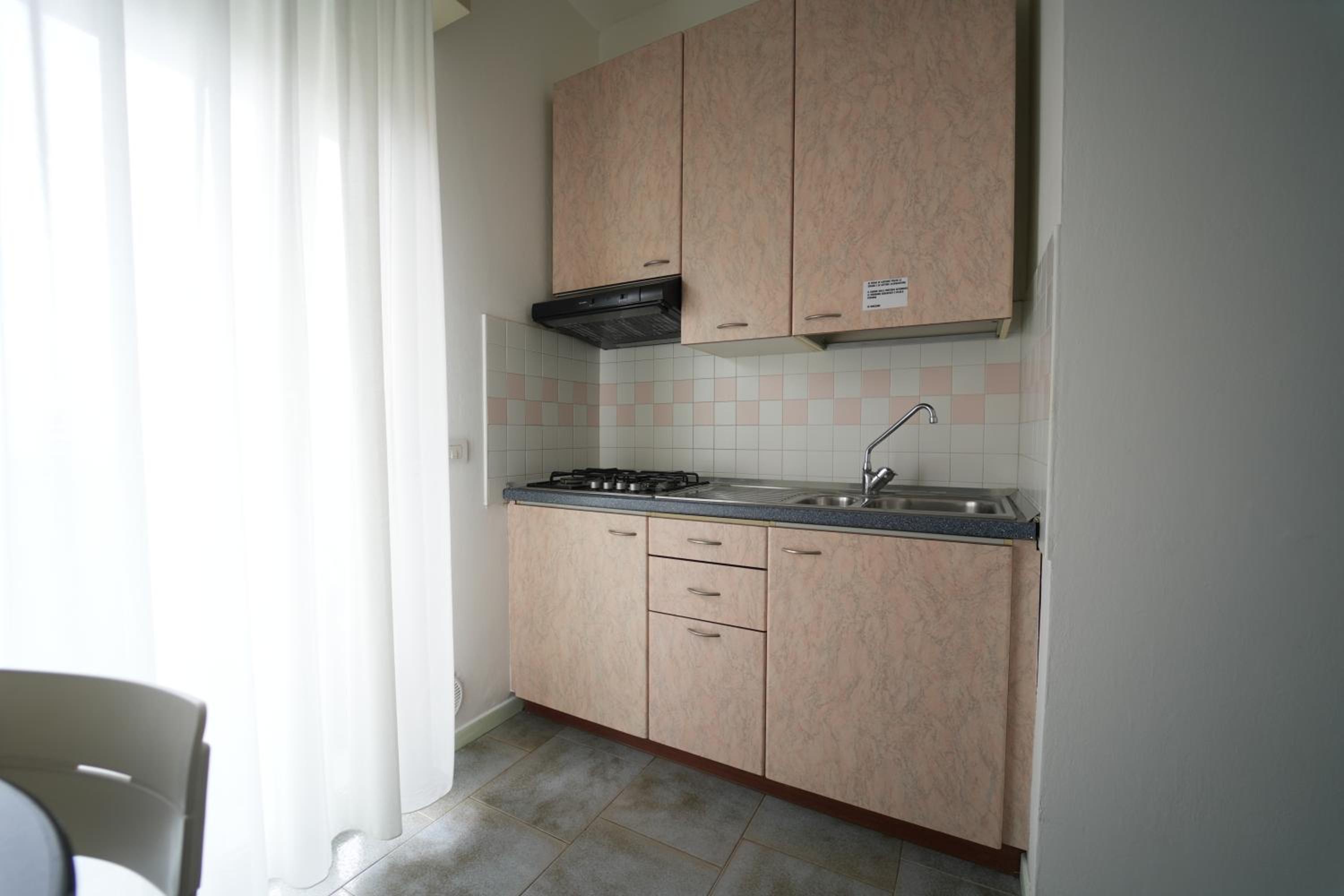 One-Bedroom Apartment with Balcony (5 Adults)