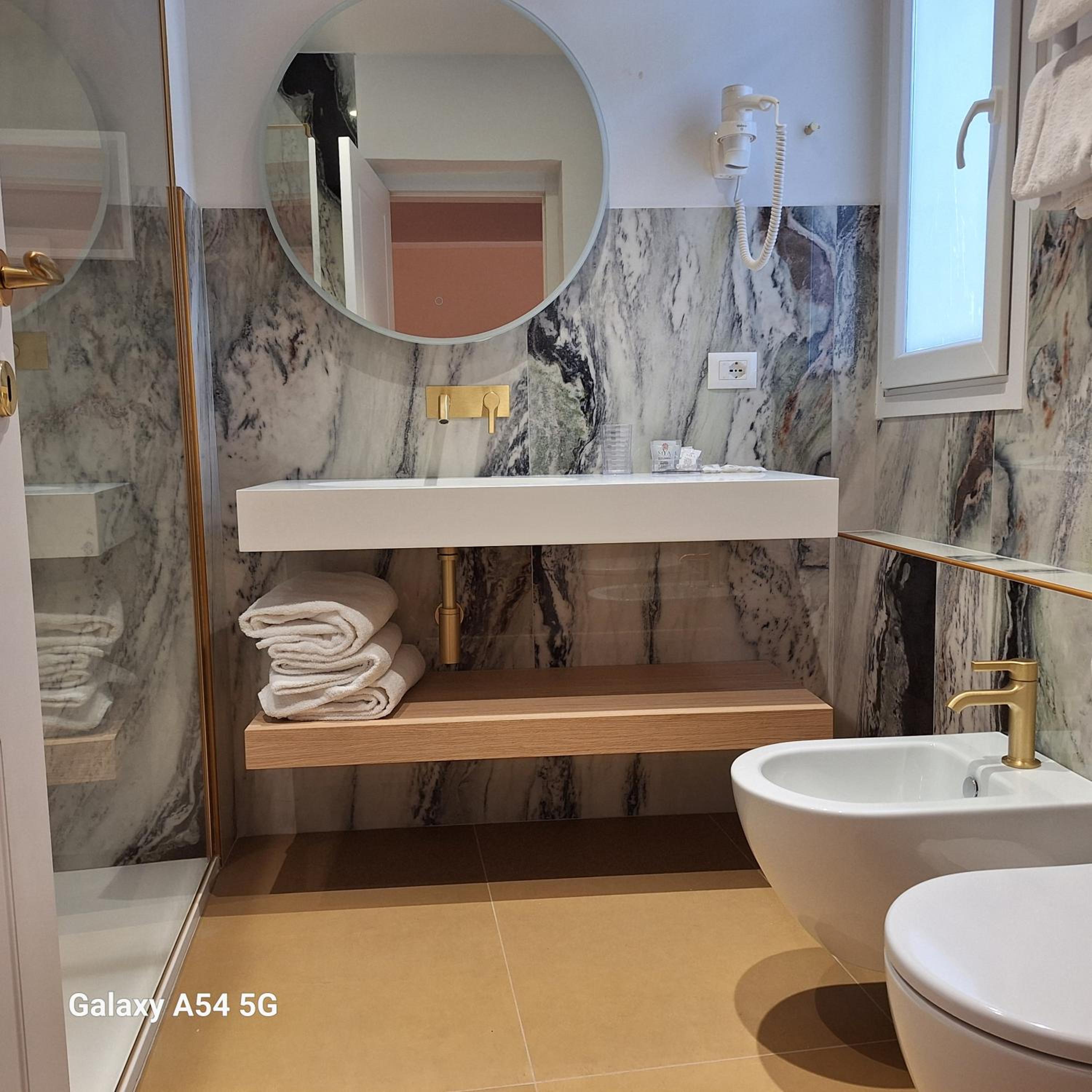 Triple Room with Stairs Access 