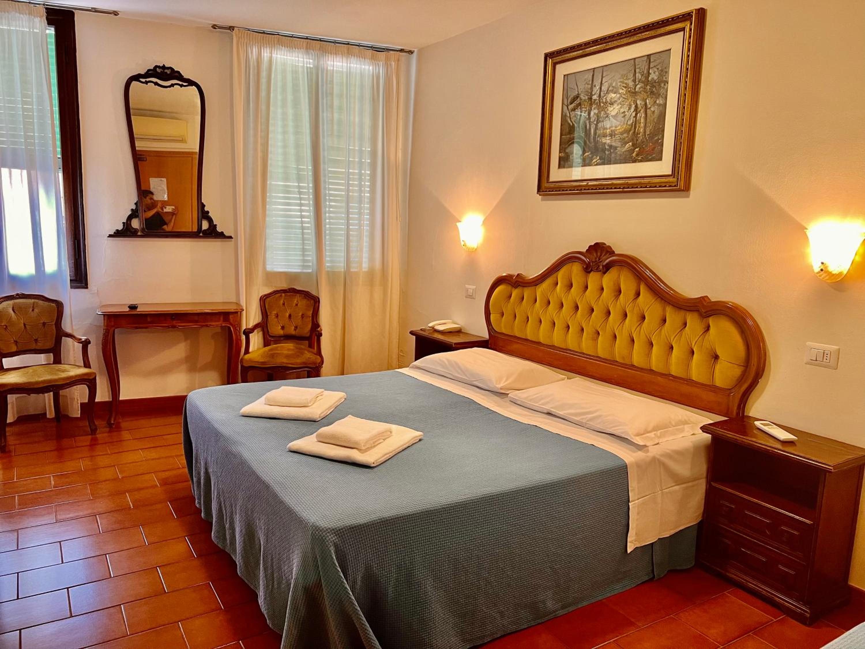 Deluxe Triple Room with Canal View