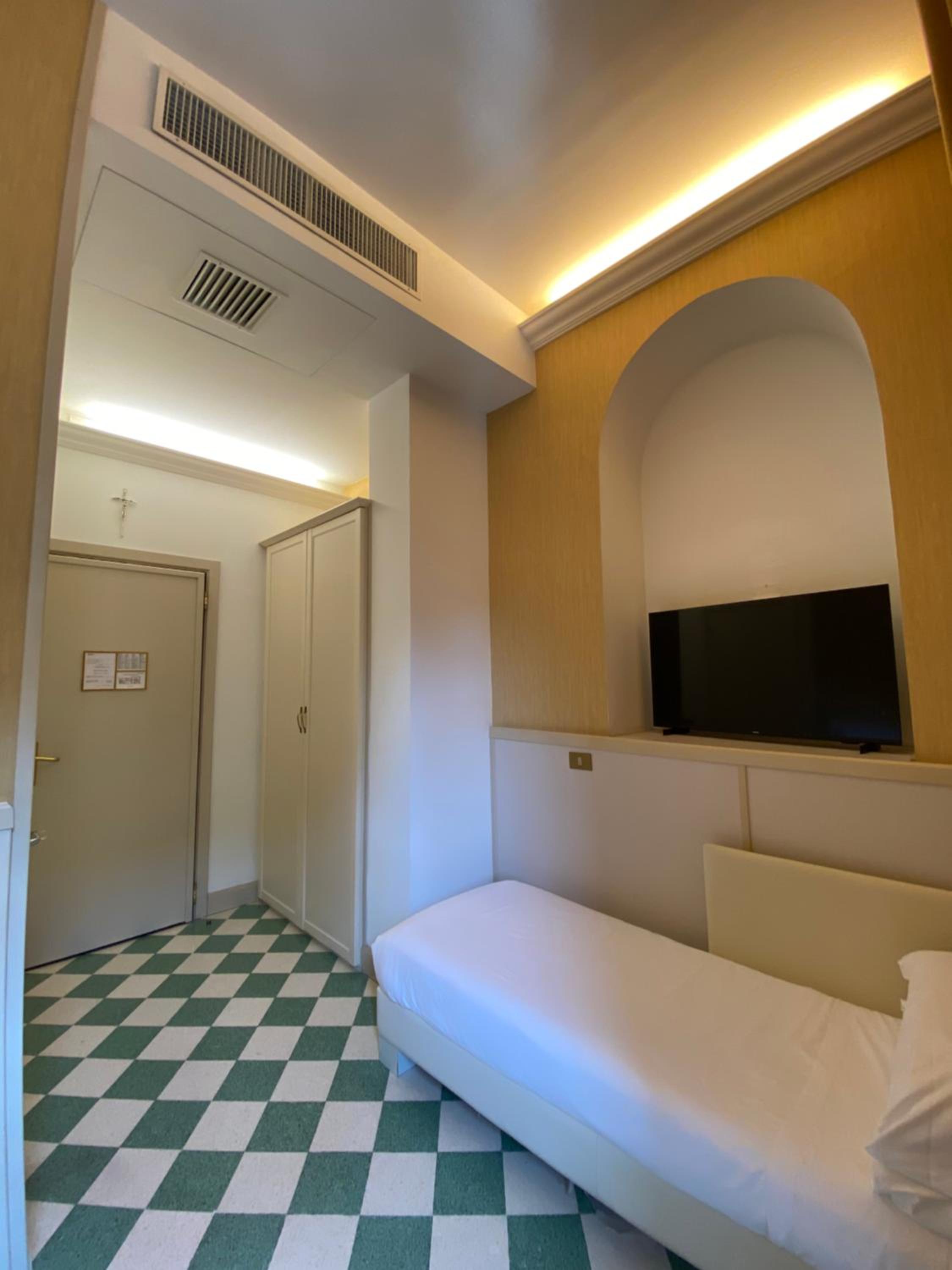 Economy Twin Room