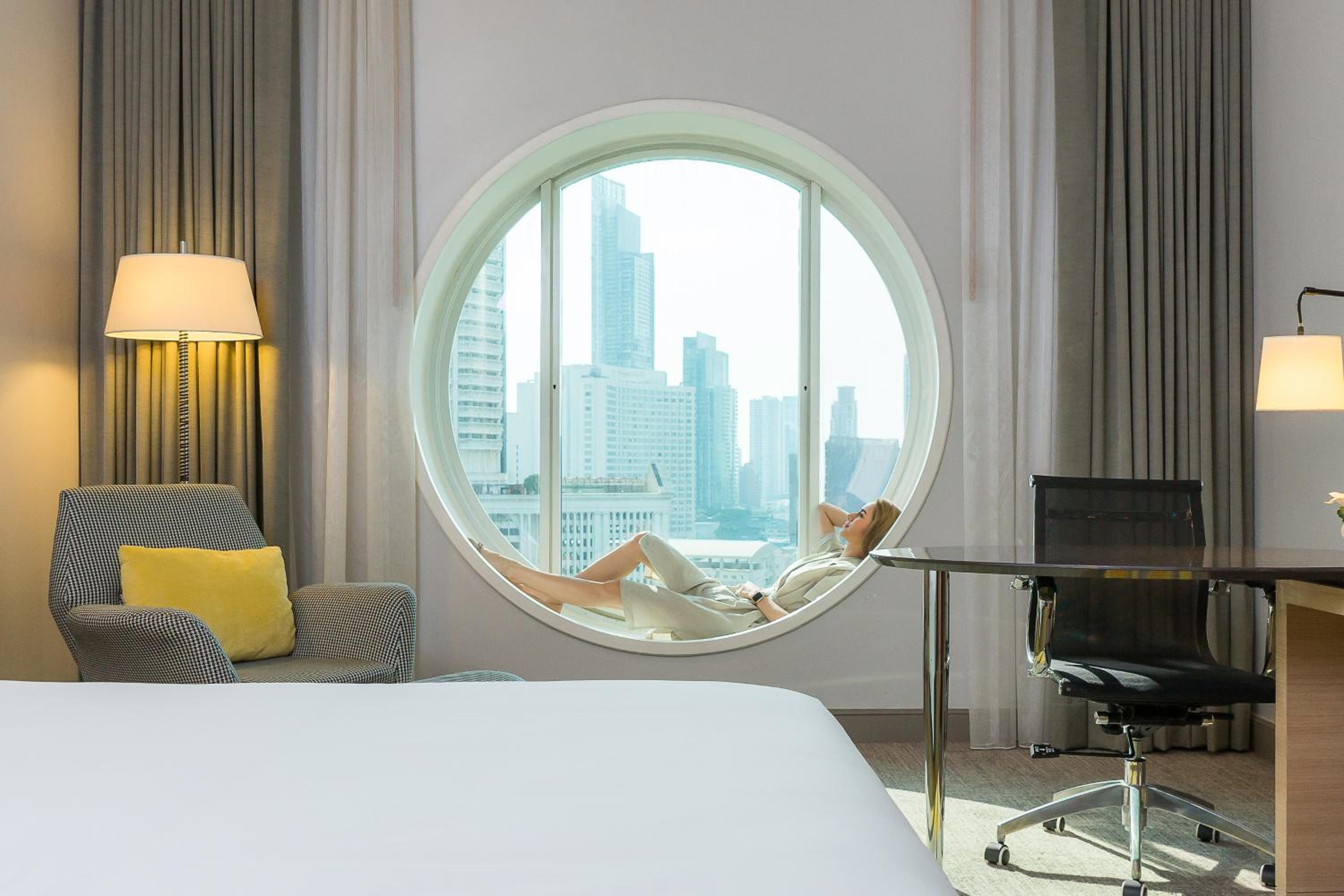 Deluxe King Room - Non-Smoking