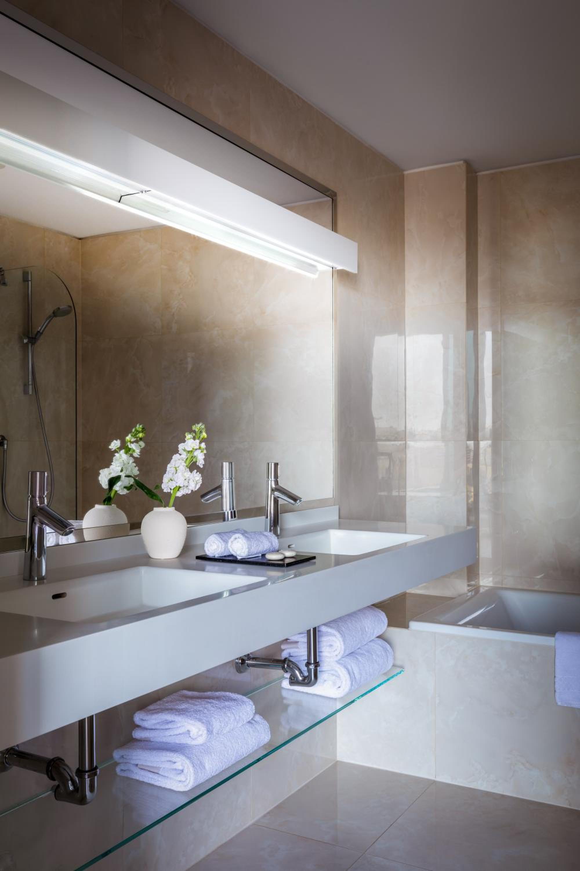 Suite Terrace with spa access