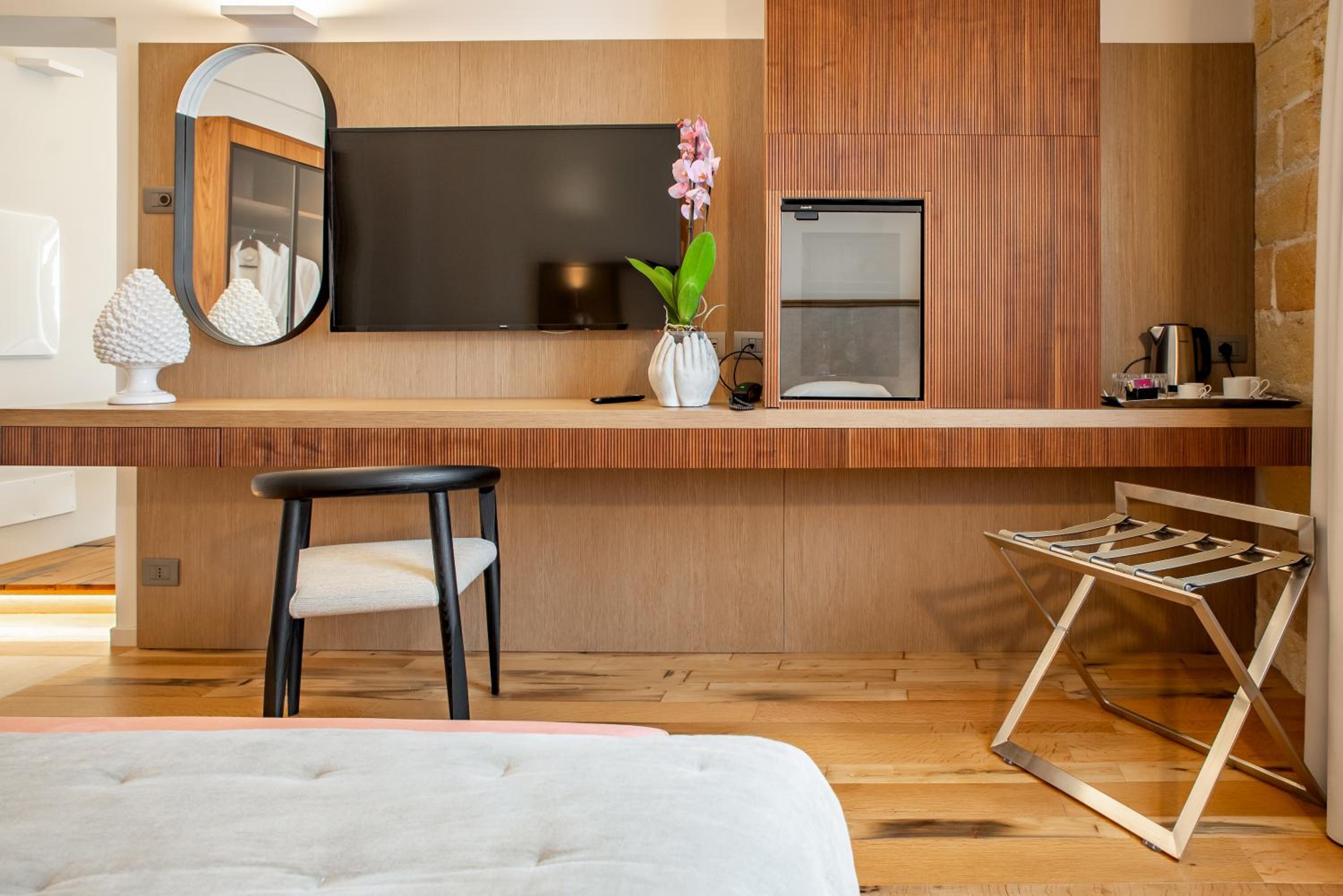 Deluxe Suite with Jacuzzi