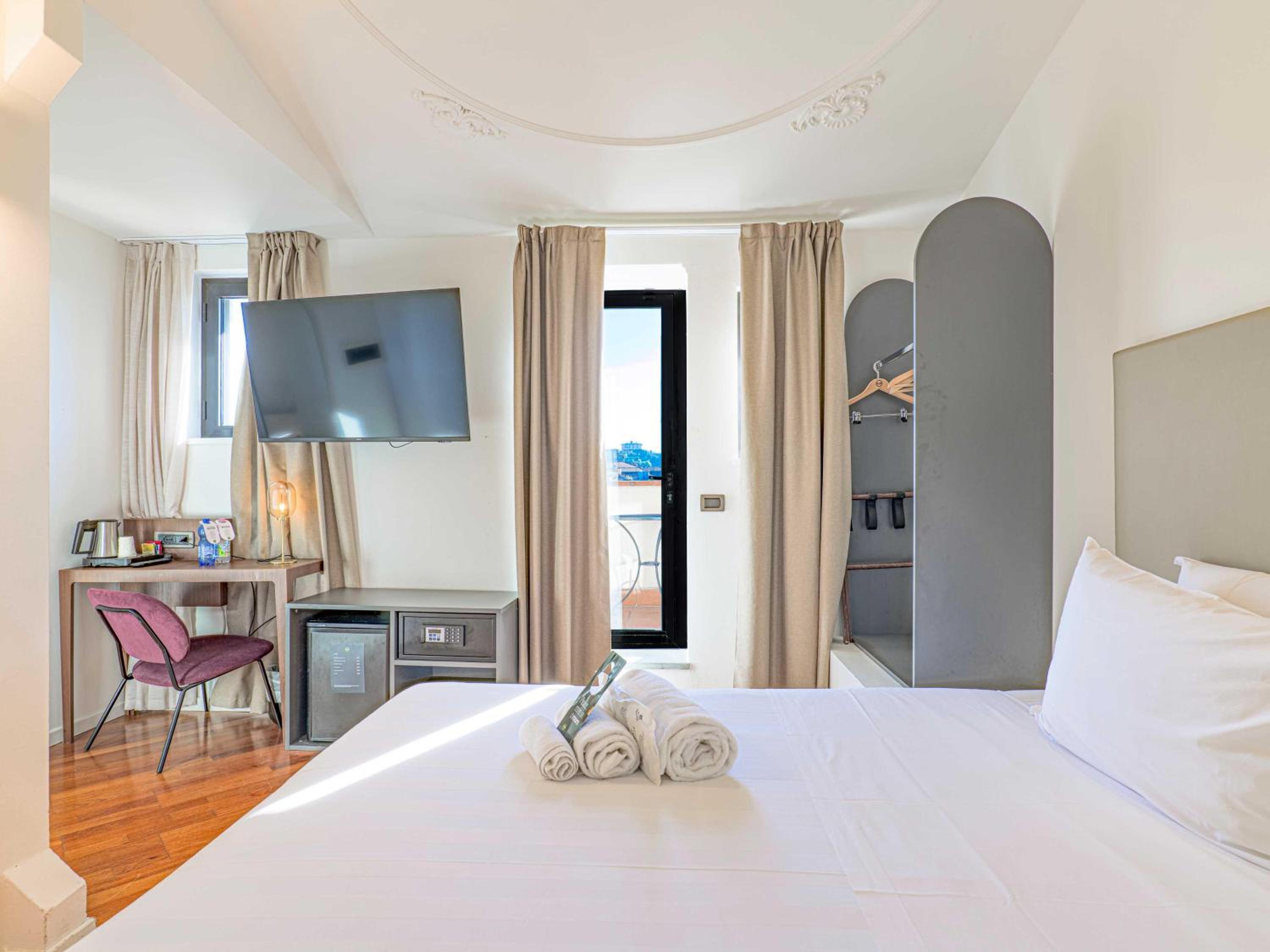 Single Room with Terrace