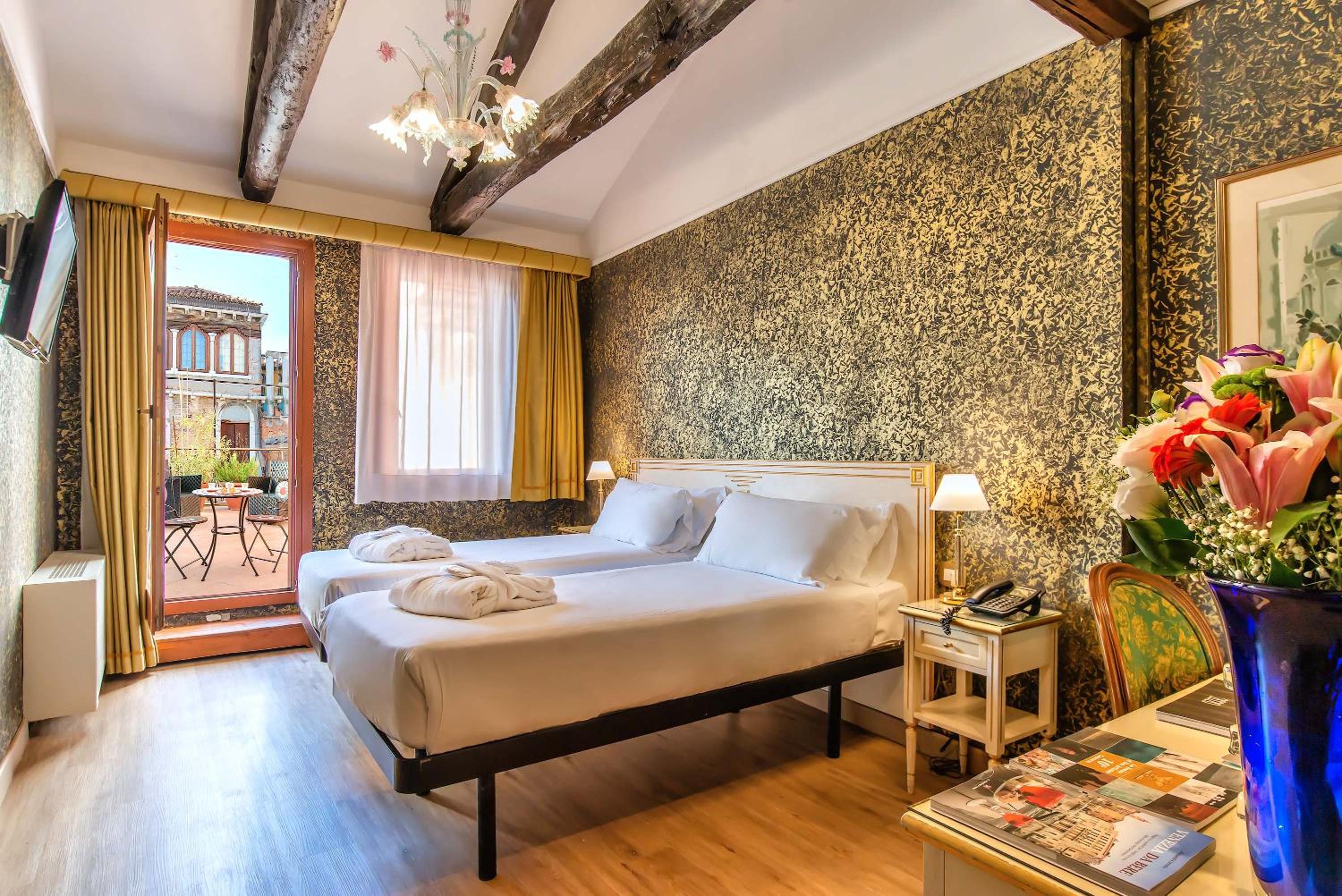 Comfort Double or Twin Room with Terrace