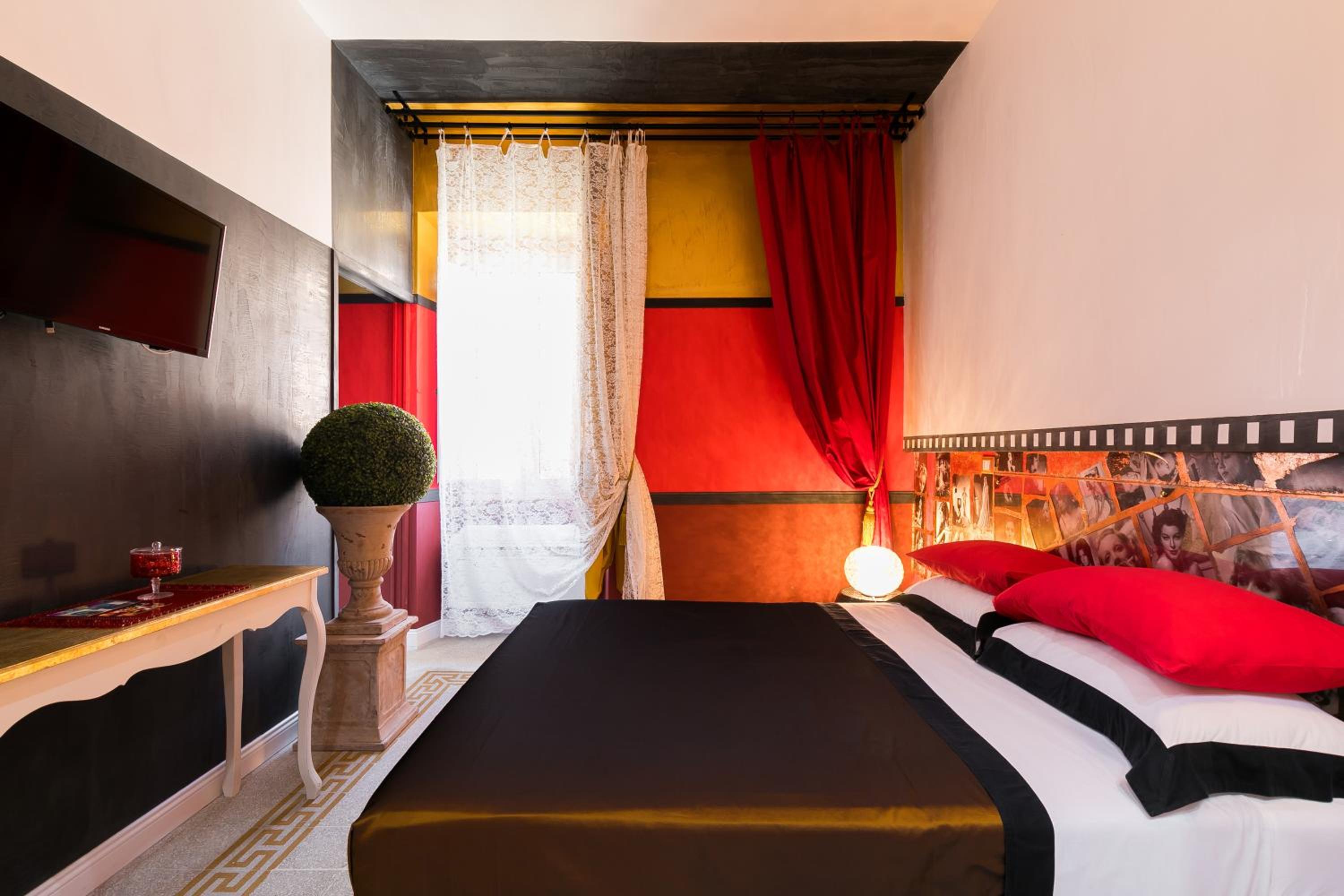 Superior One-Bedroom Apartment