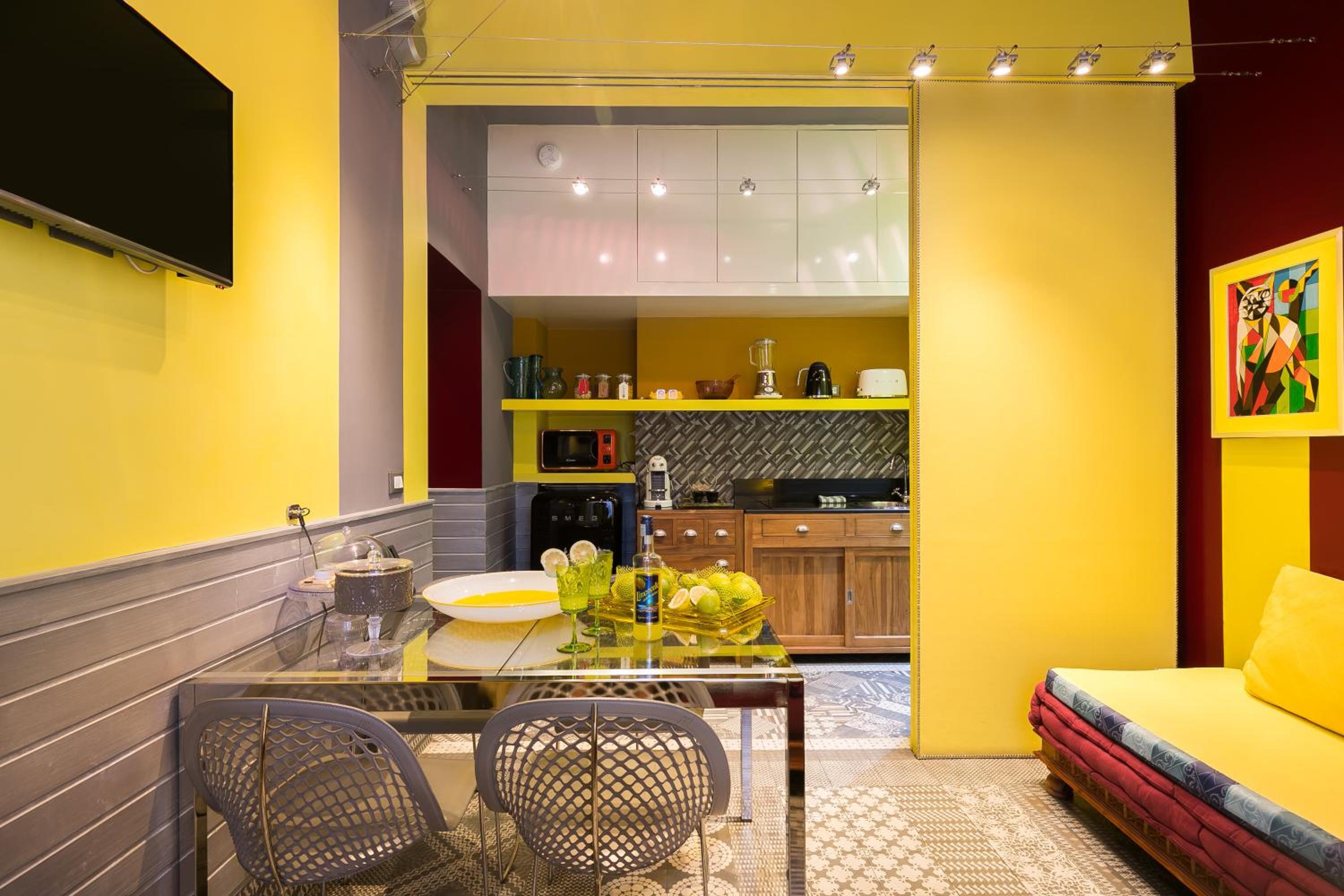 Superior One-Bedroom Apartment