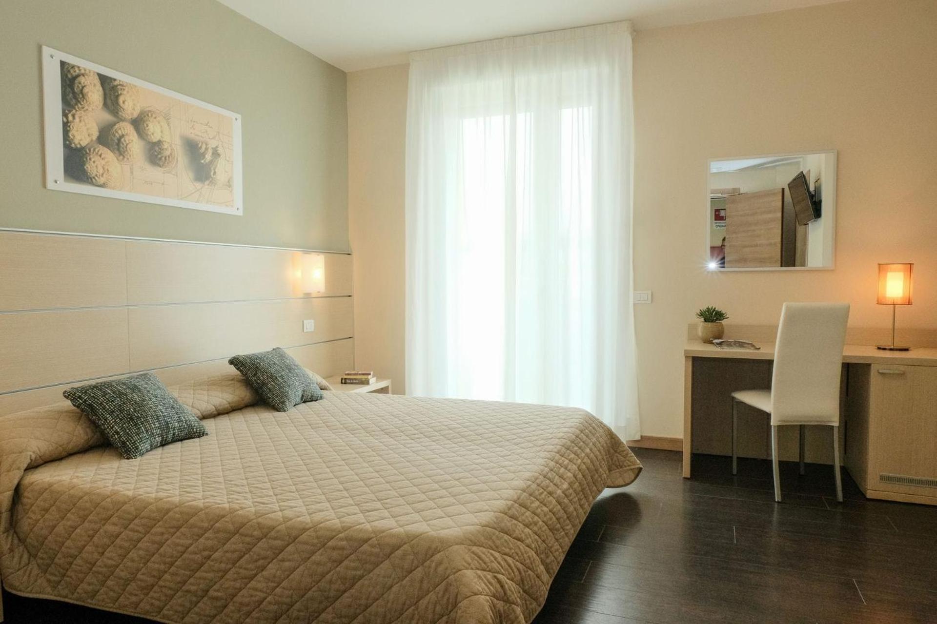 Superior Quadruple Room with Side Sea View