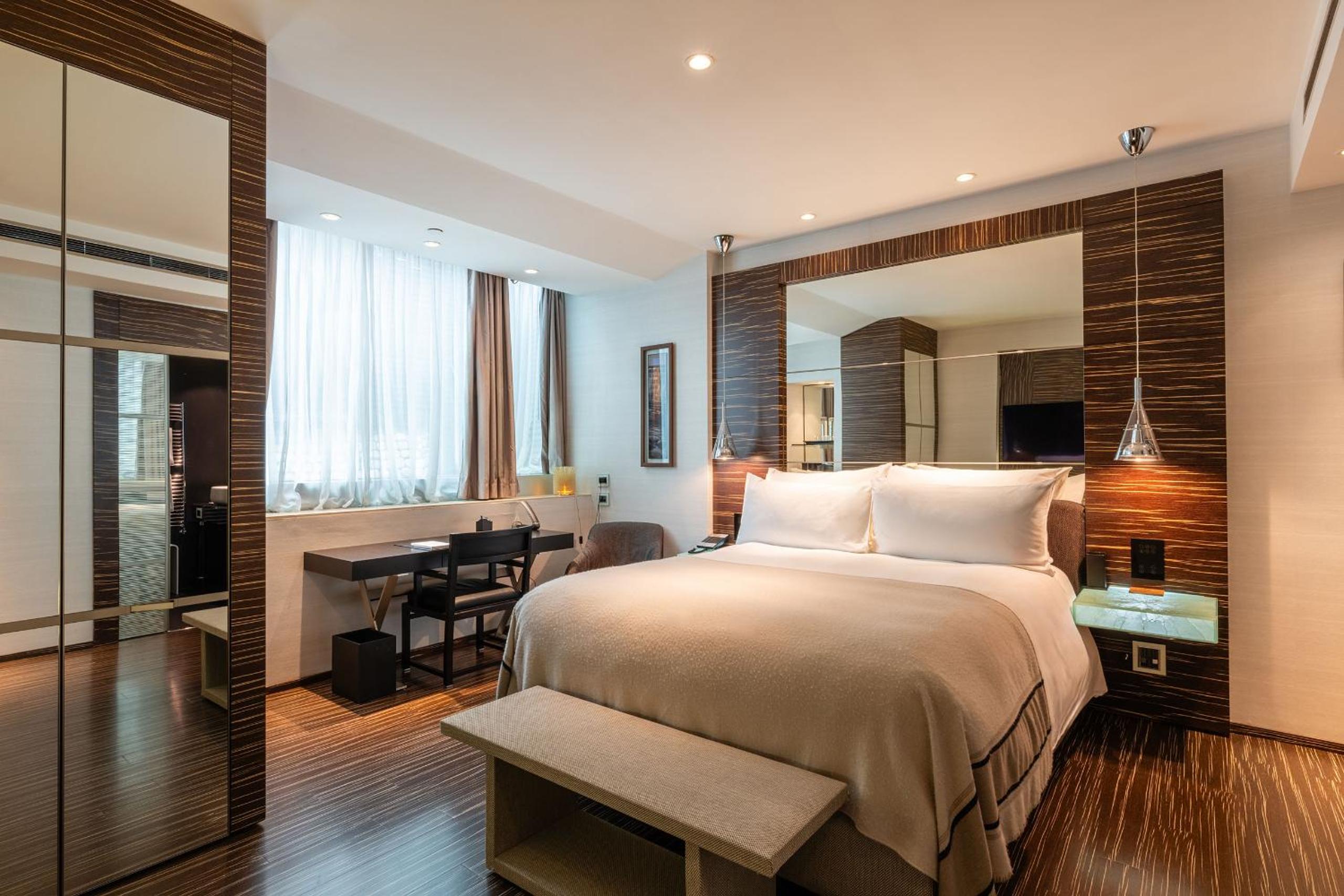 Suite with Zen Garden