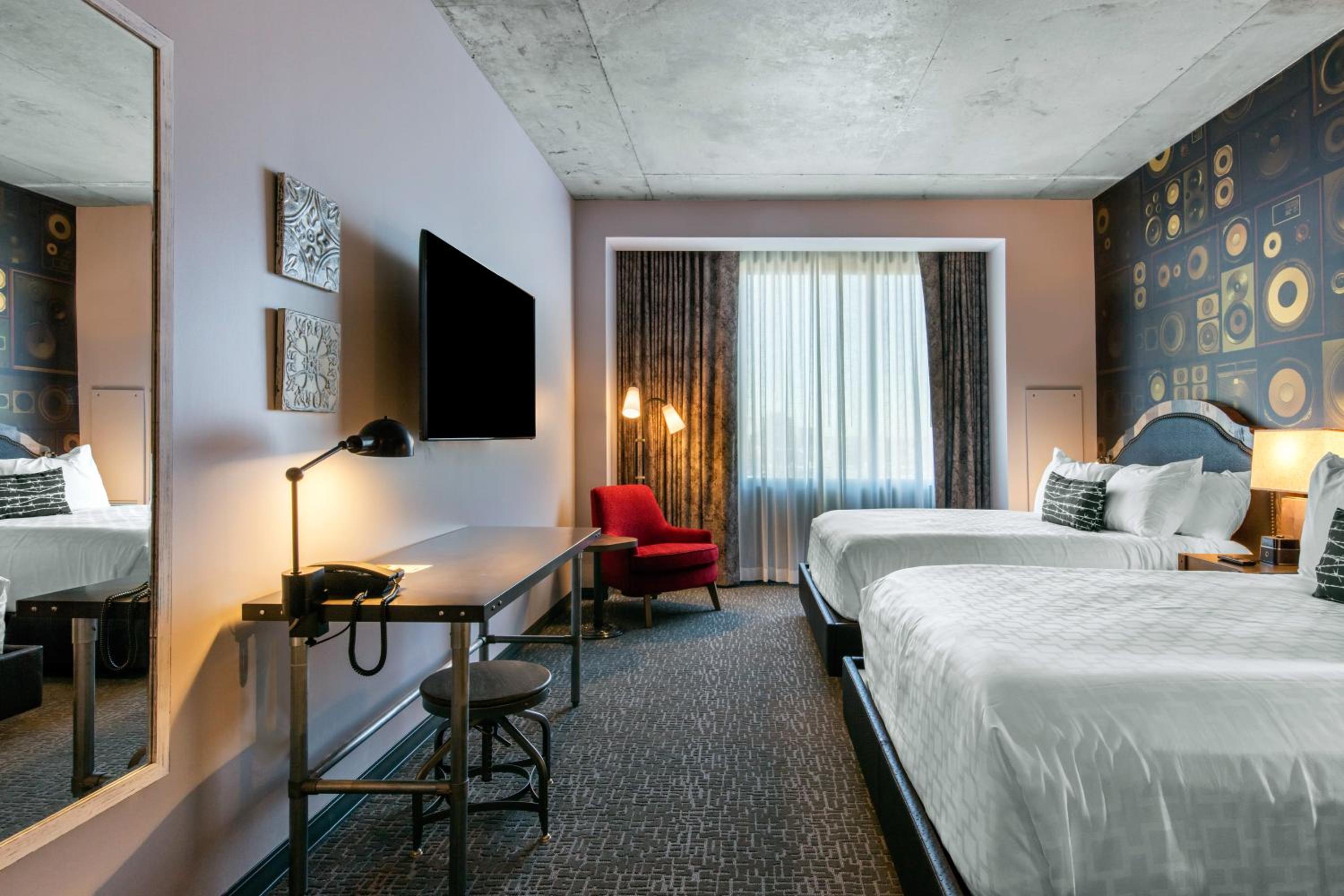 Queen Room with Two Queen Beds - Accessible/Non-Smoking 